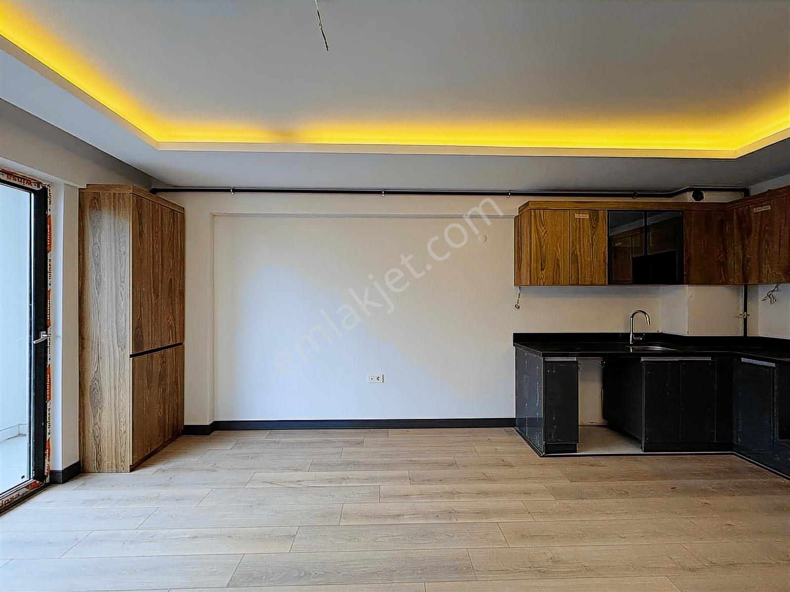 Alaçatı'dan/ara Katta/yerden Isıtma/bulvar Yakını/ultra Lüx 1+1 - Görsel 26