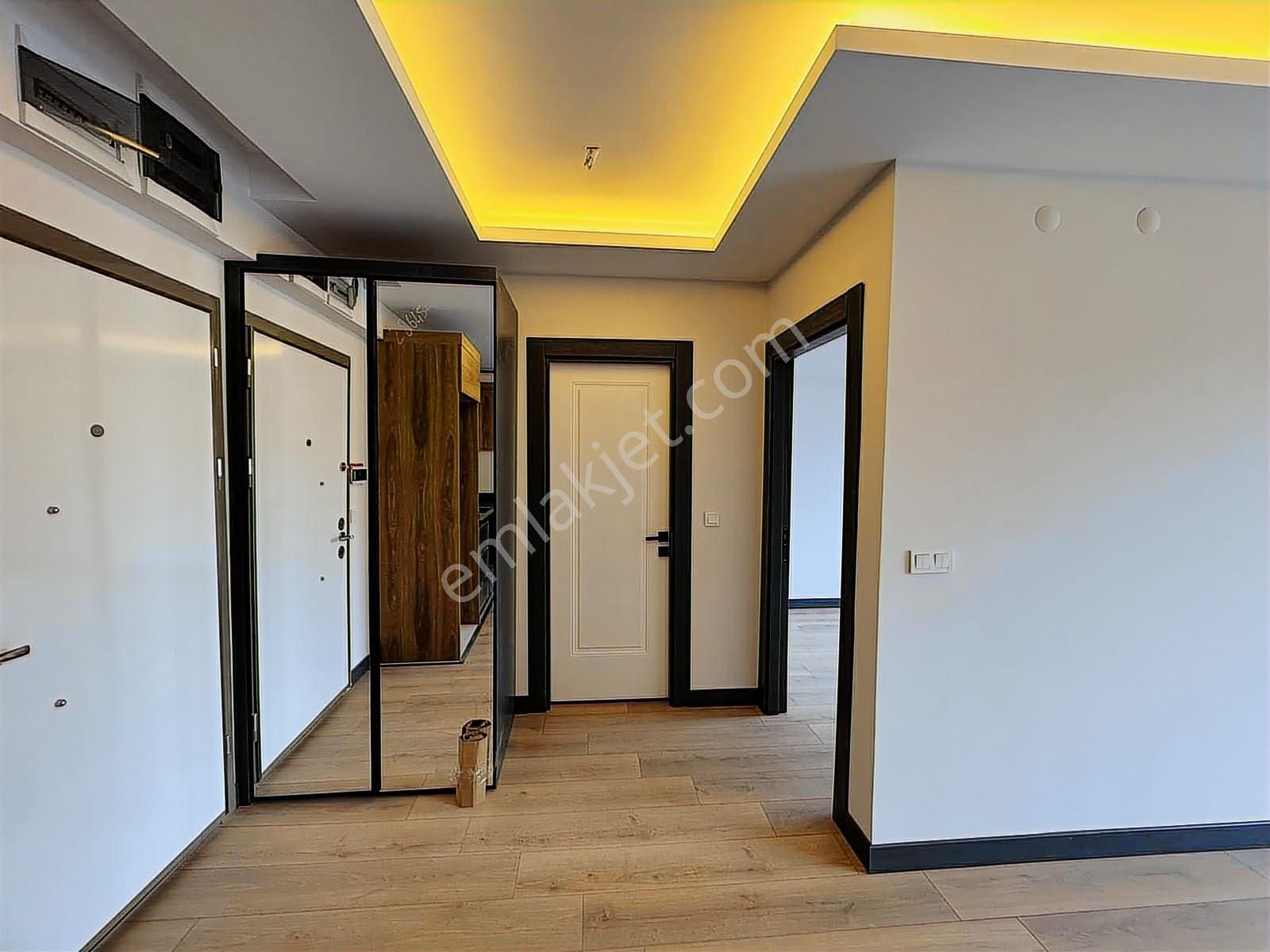 Alaçatı'dan/ara Katta/yerden Isıtma/bulvar Yakını/ultra Lüx 1+1 - Görsel 27