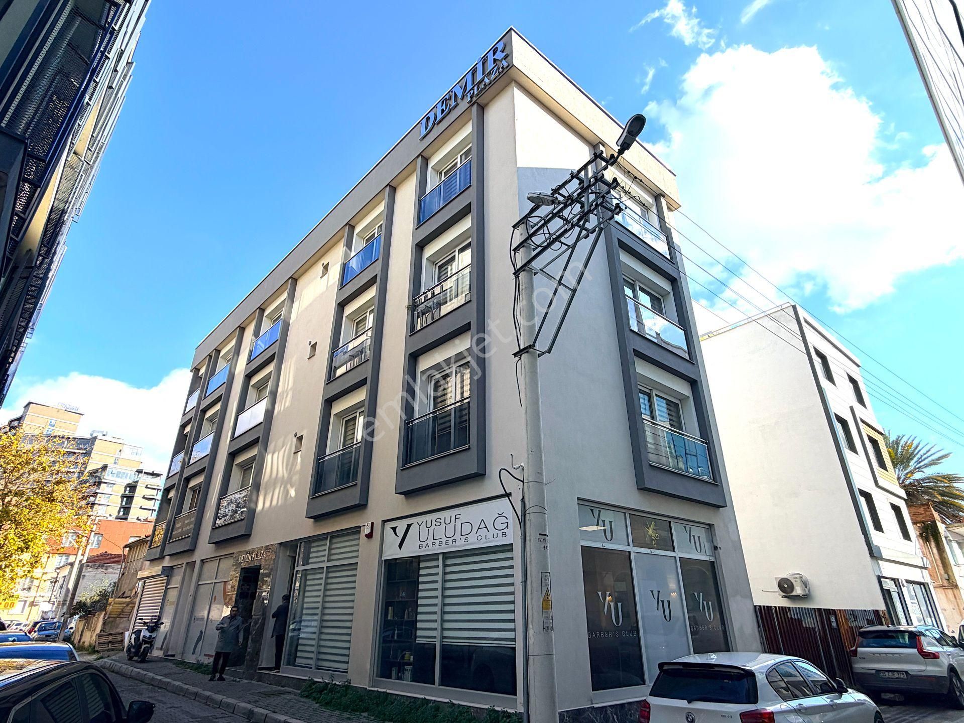 Bayraklı Plazalar Bölgesinde Adliye Yakını Kiralık Lüks Ofis - Görsel 34