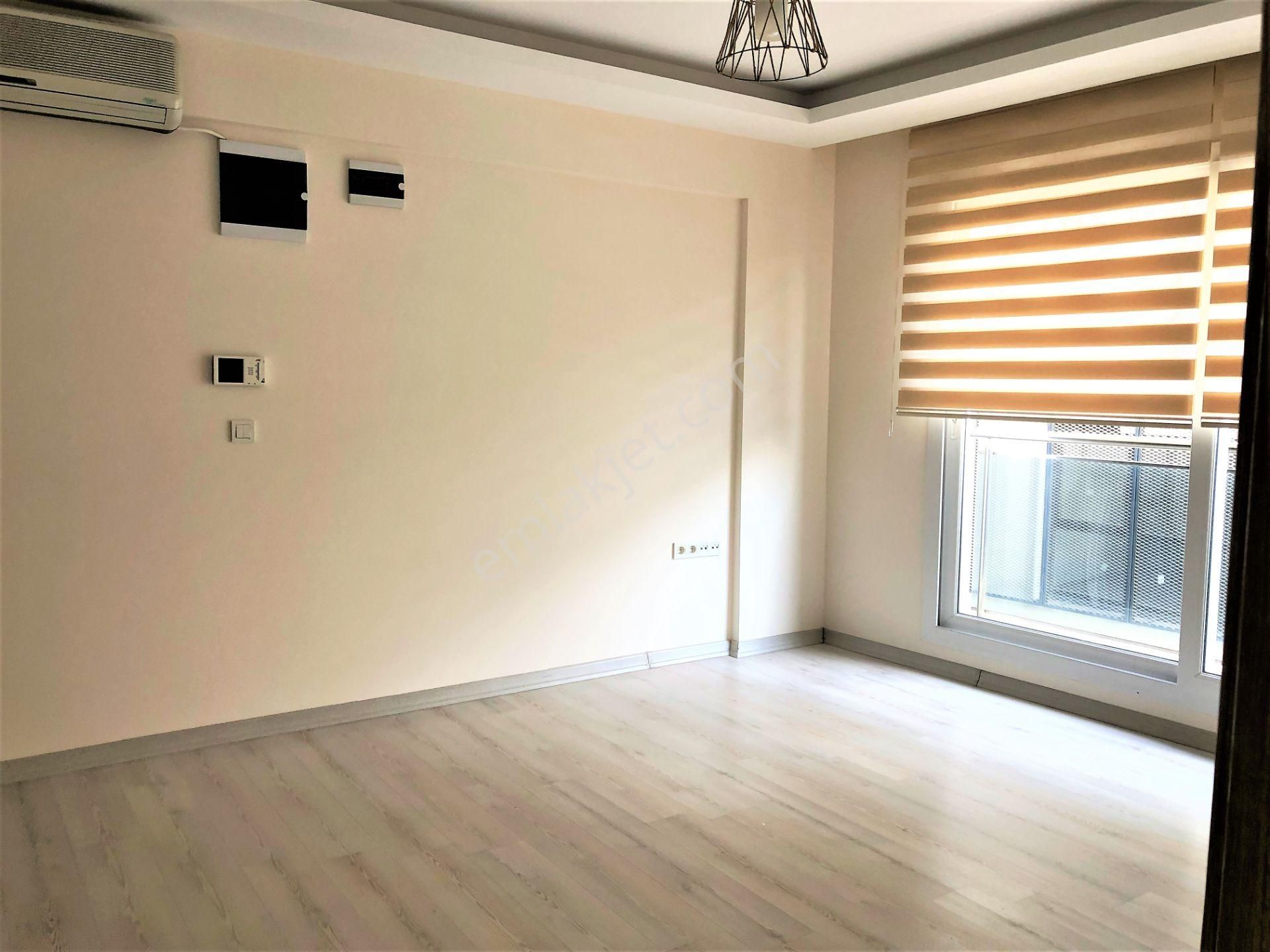 Bayraklı Plazalar Bölgesinde Adliye Yakını Kiralık Lüks Ofis - Görsel 11