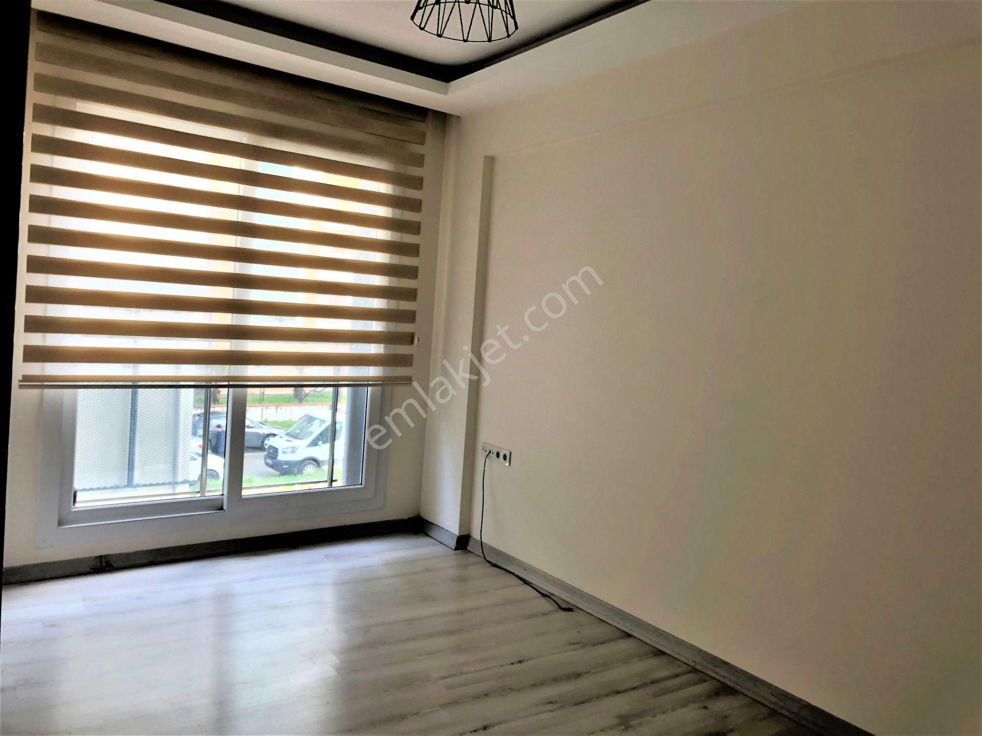 Bayraklı Plazalar Bölgesinde Adliye Yakını Kiralık Lüks Ofis - Görsel 24