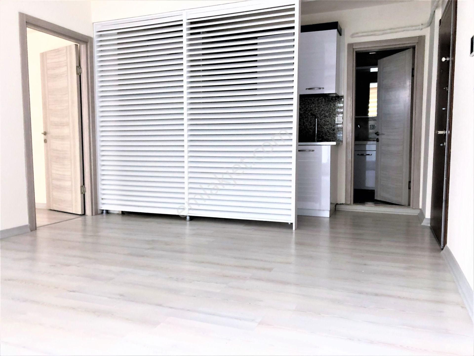 Bayraklı Plazalar Bölgesinde Adliye Yakını Kiralık Lüks Ofis - Görsel 12