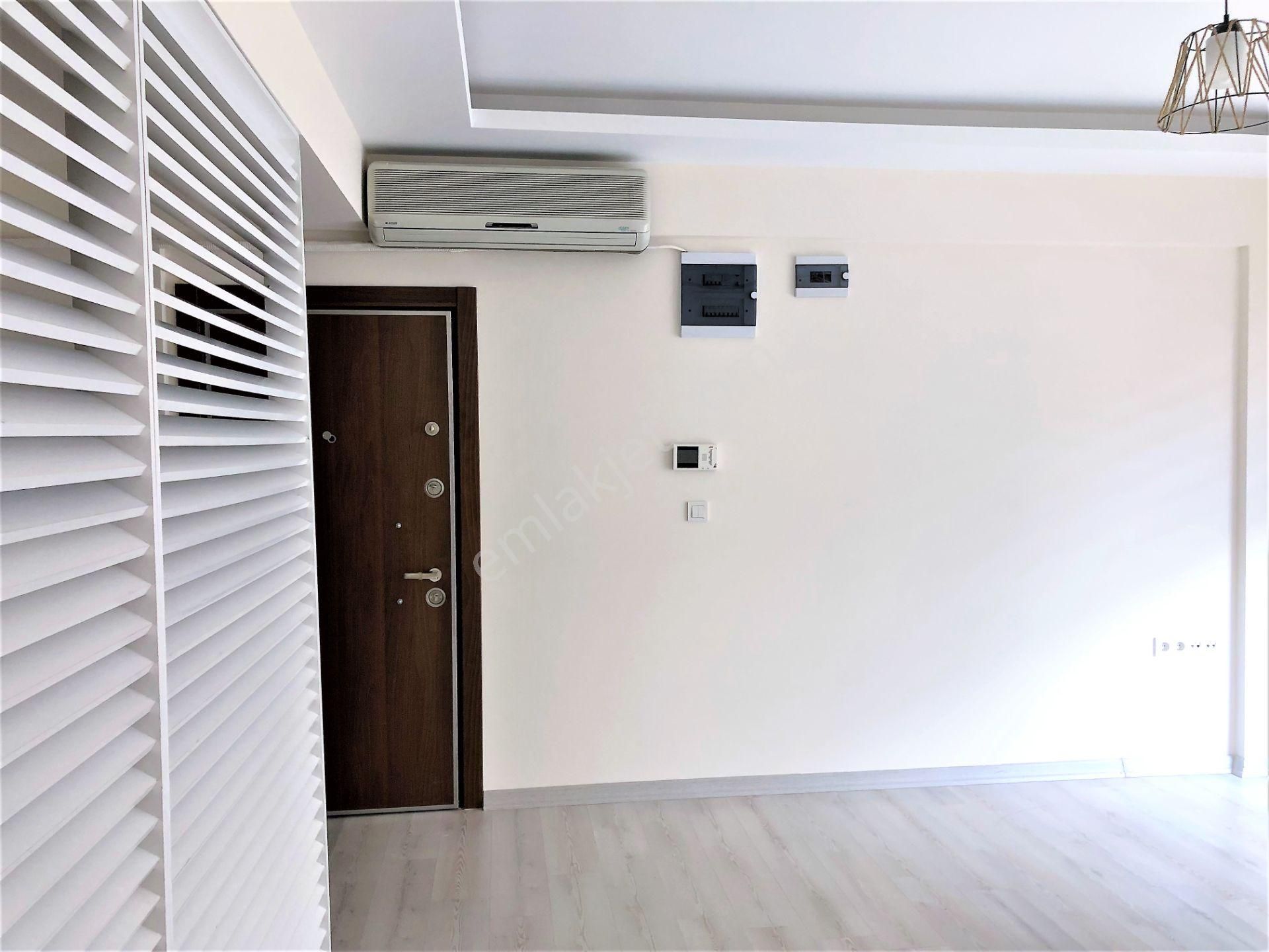 Bayraklı Plazalar Bölgesinde Adliye Yakını Kiralık Lüks Ofis - Görsel 14