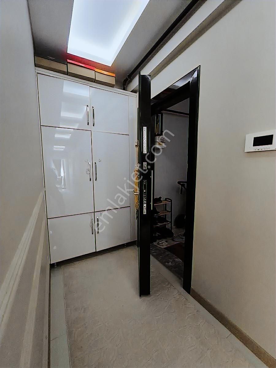 Bayraklıda Satılık Daire 2+1 Kapalı Mutfak Gümüşpalada - Görsel 4