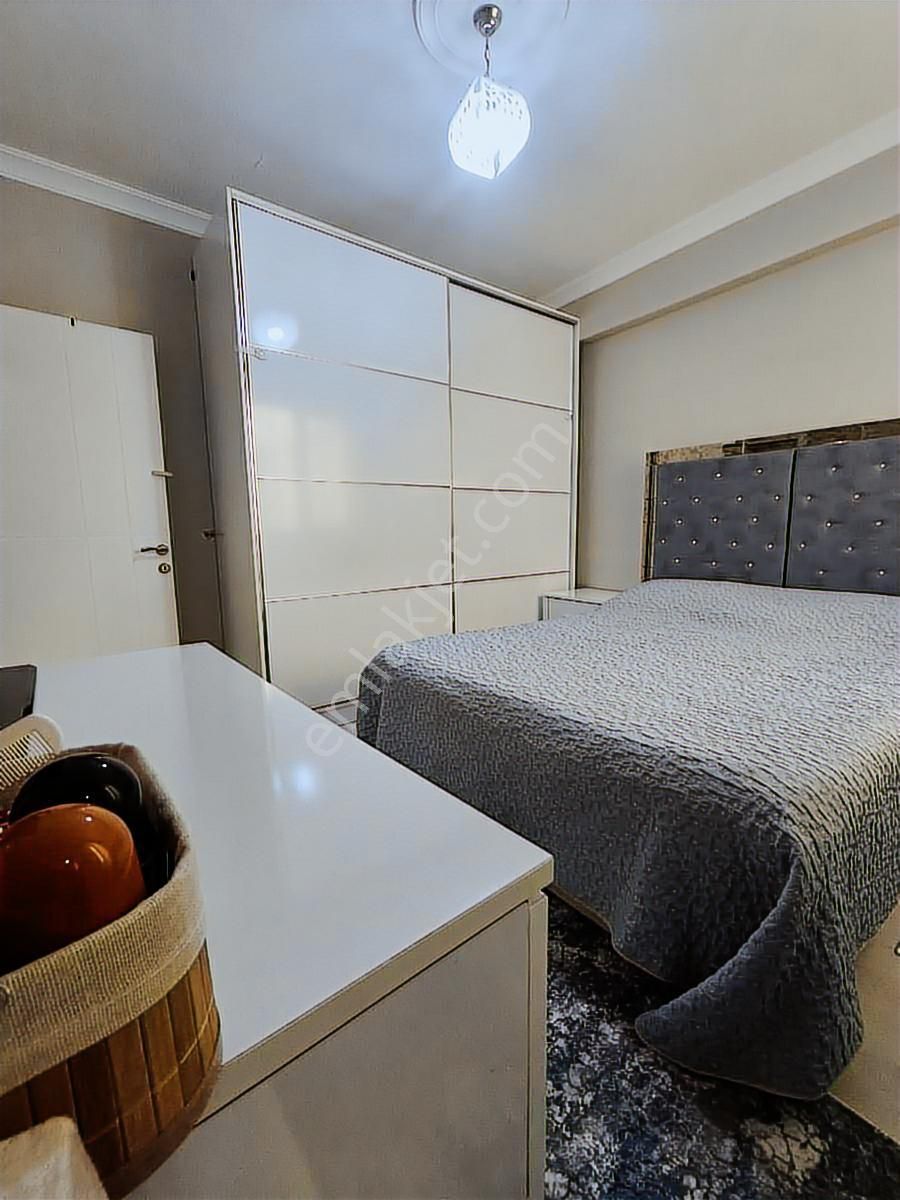 Bayraklıda Satılık Daire 2+1 Kapalı Mutfak Gümüşpalada - Görsel 24