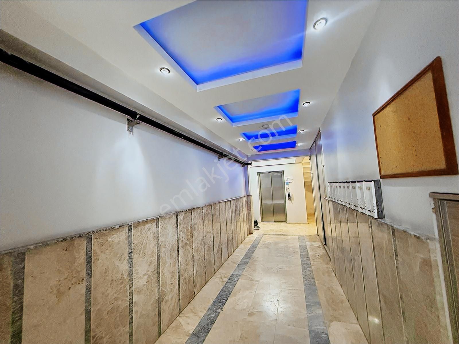 Bayraklıda Satılık Daire 2+1 Kapalı Mutfak Gümüşpalada - Görsel 22