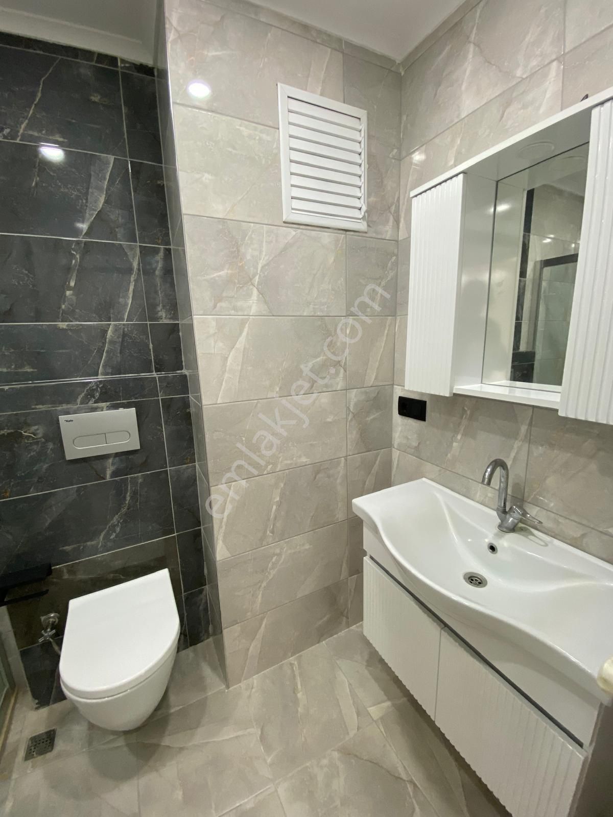 Altıntepe'de Minibüse Yakın Yeni Binada 70 M² 2+1 Daire - Görsel 2