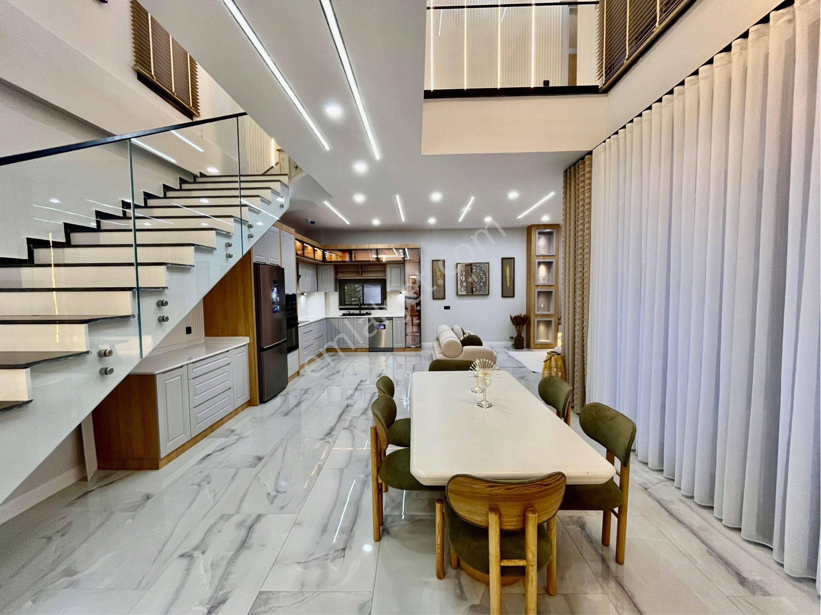 Efeler’de Tam Müstakil Ultra Lüks, Full Eşyalı Villa - Görsel 18