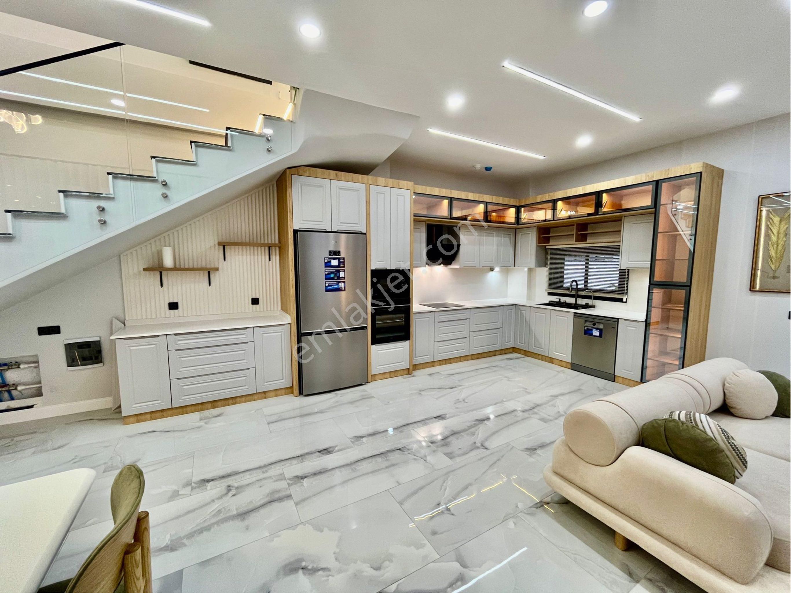 Efeler’de Tam Müstakil Ultra Lüks, Full Eşyalı Villa - Görsel 22