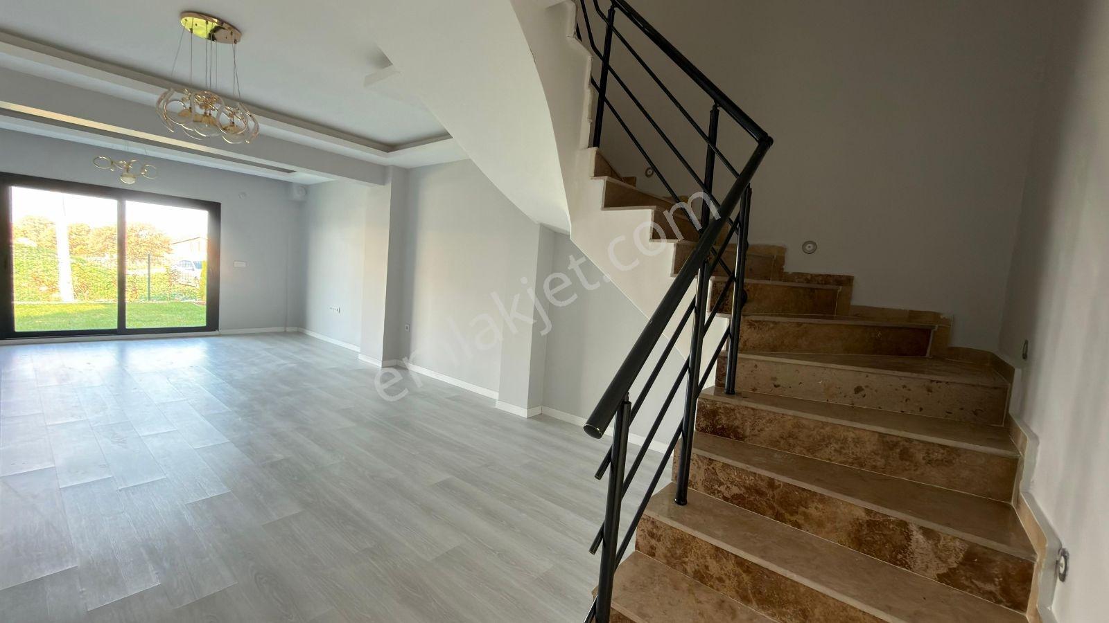 Menemen Süleymanlıda Doğa İçinde Satılık 3+2 Tribleks Villa - Görsel 32