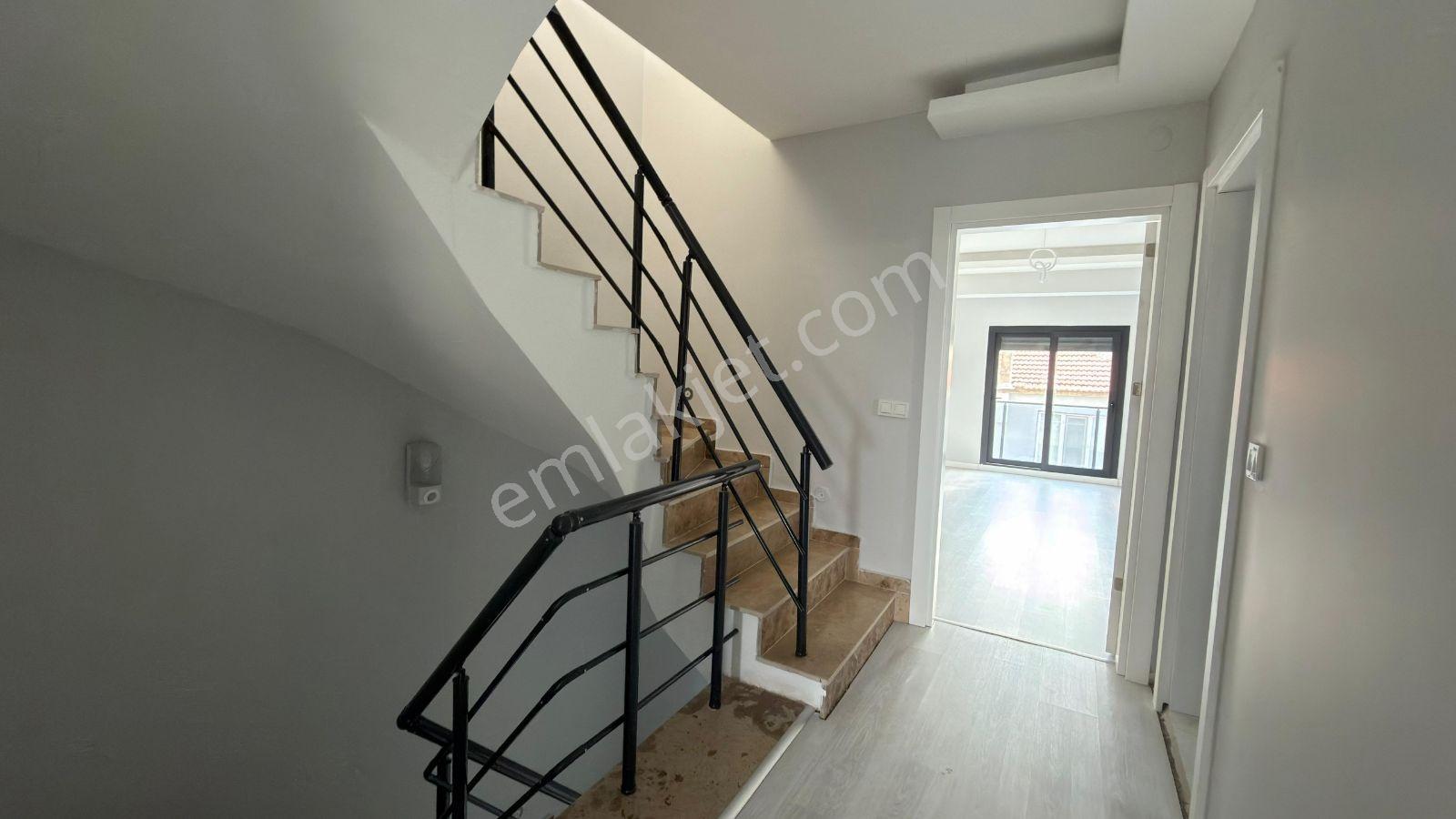 Menemen Süleymanlıda Doğa İçinde Satılık 3+2 Tribleks Villa - Görsel 22