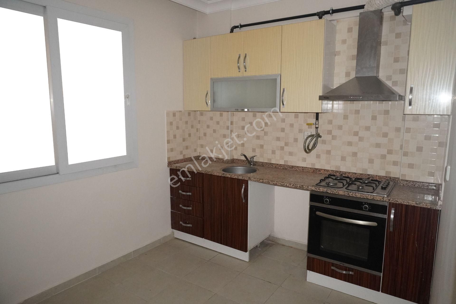 Küçükçiğli Kiralık 3+1 Bahçekatı+ebeveyn Banyolu+doğalgaz(serkan)