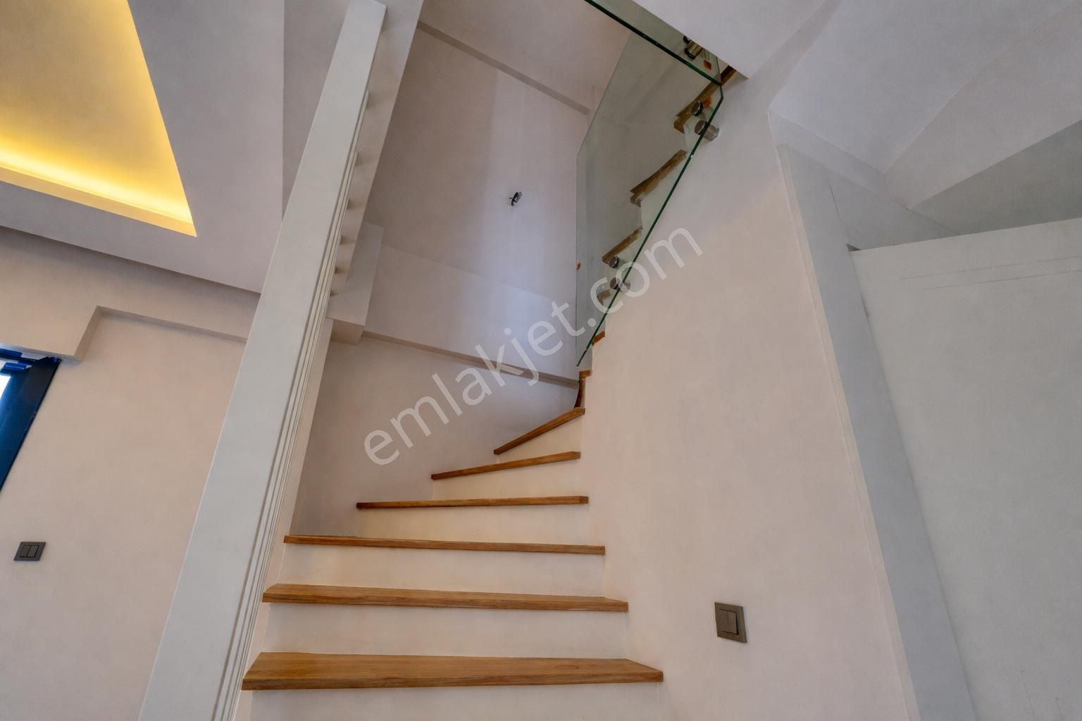 Keller Williams Ad Team'den Tam Müstakil Havuzlu Villa - Görsel 24