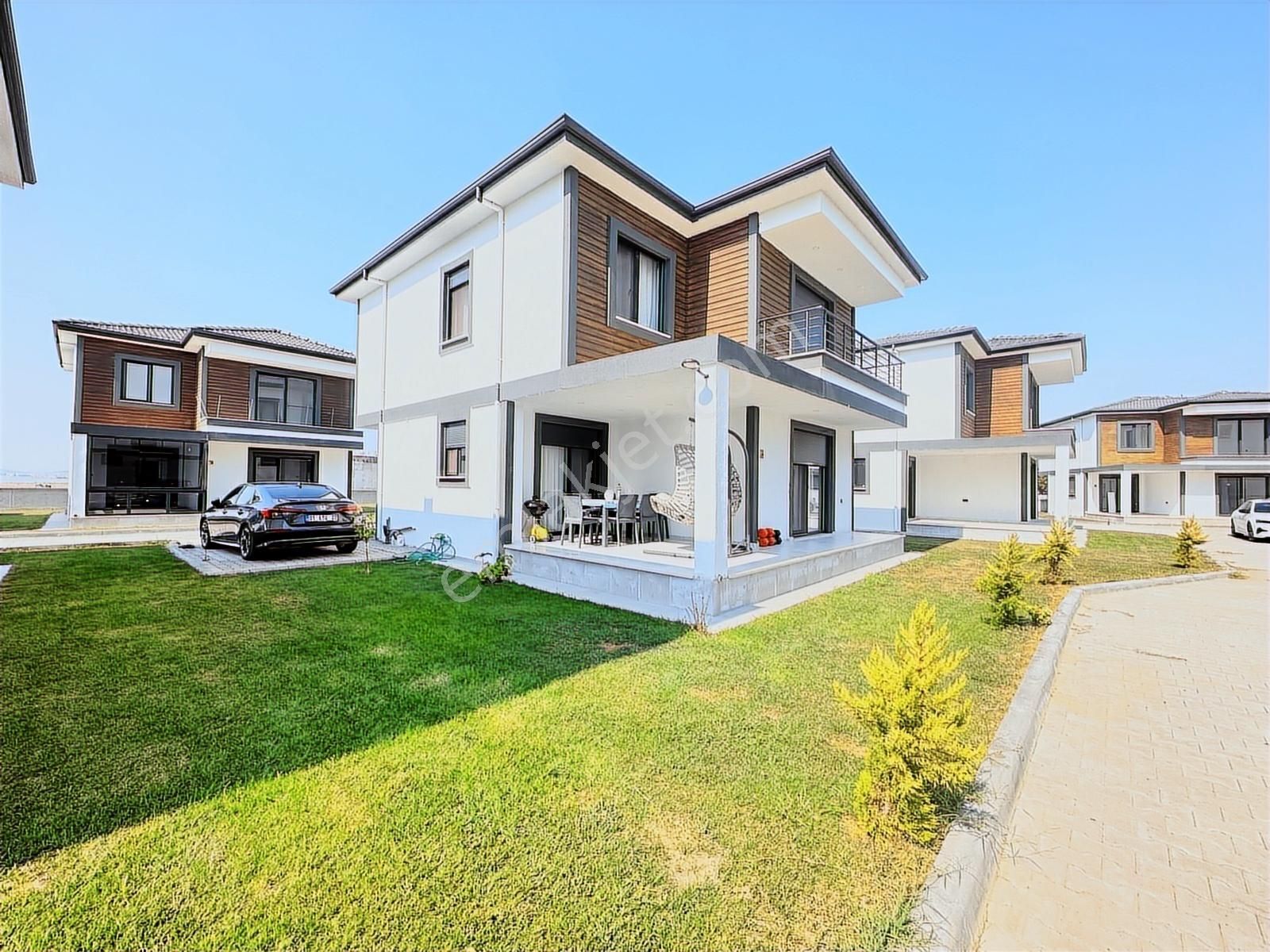 Altınovada Sıfır Eşyalı Deniz Manzaralı Kat Mülkiyetli Villa - Görsel 2