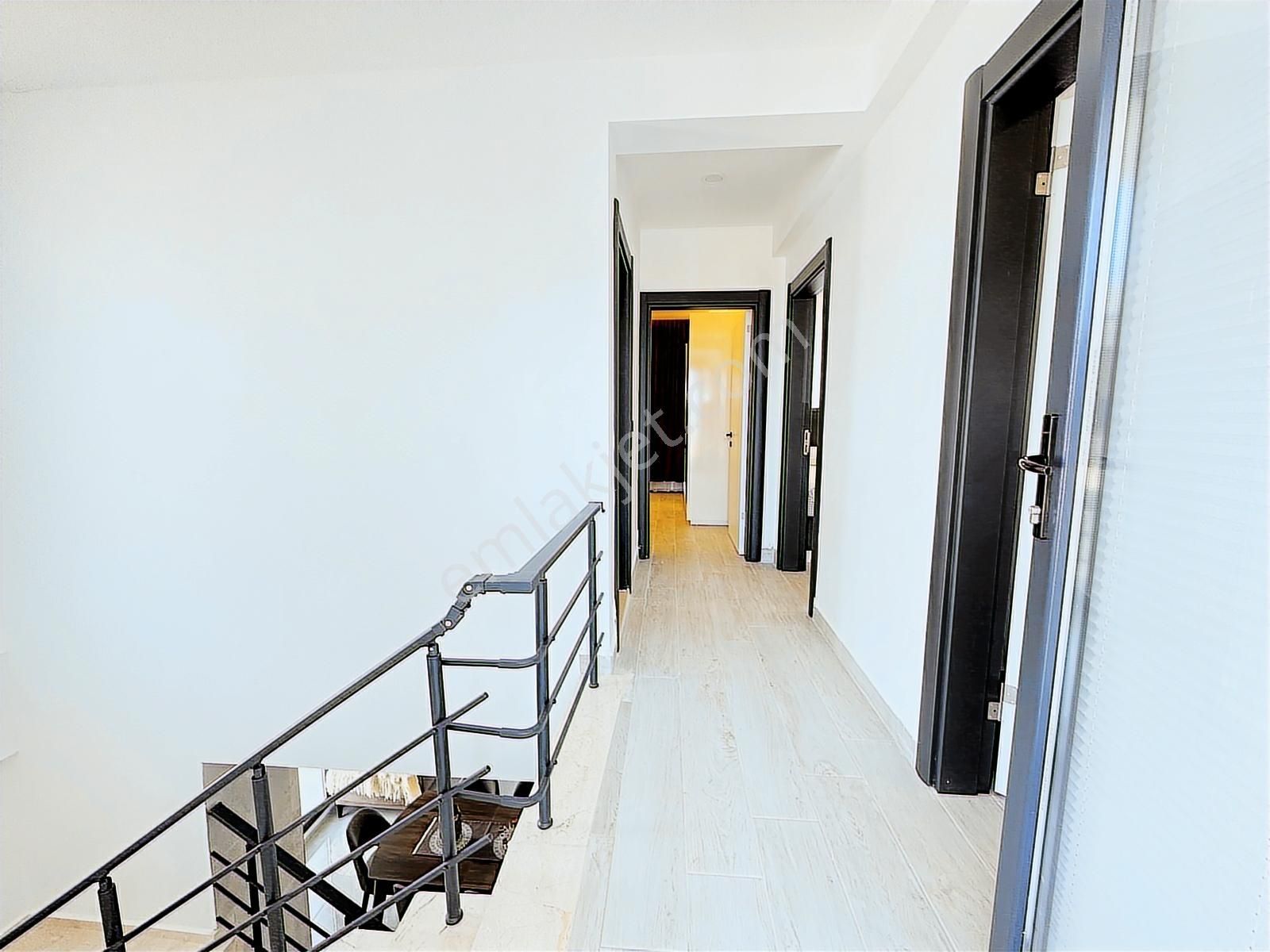 Altınovada Sıfır Eşyalı Deniz Manzaralı Kat Mülkiyetli Villa - Görsel 15