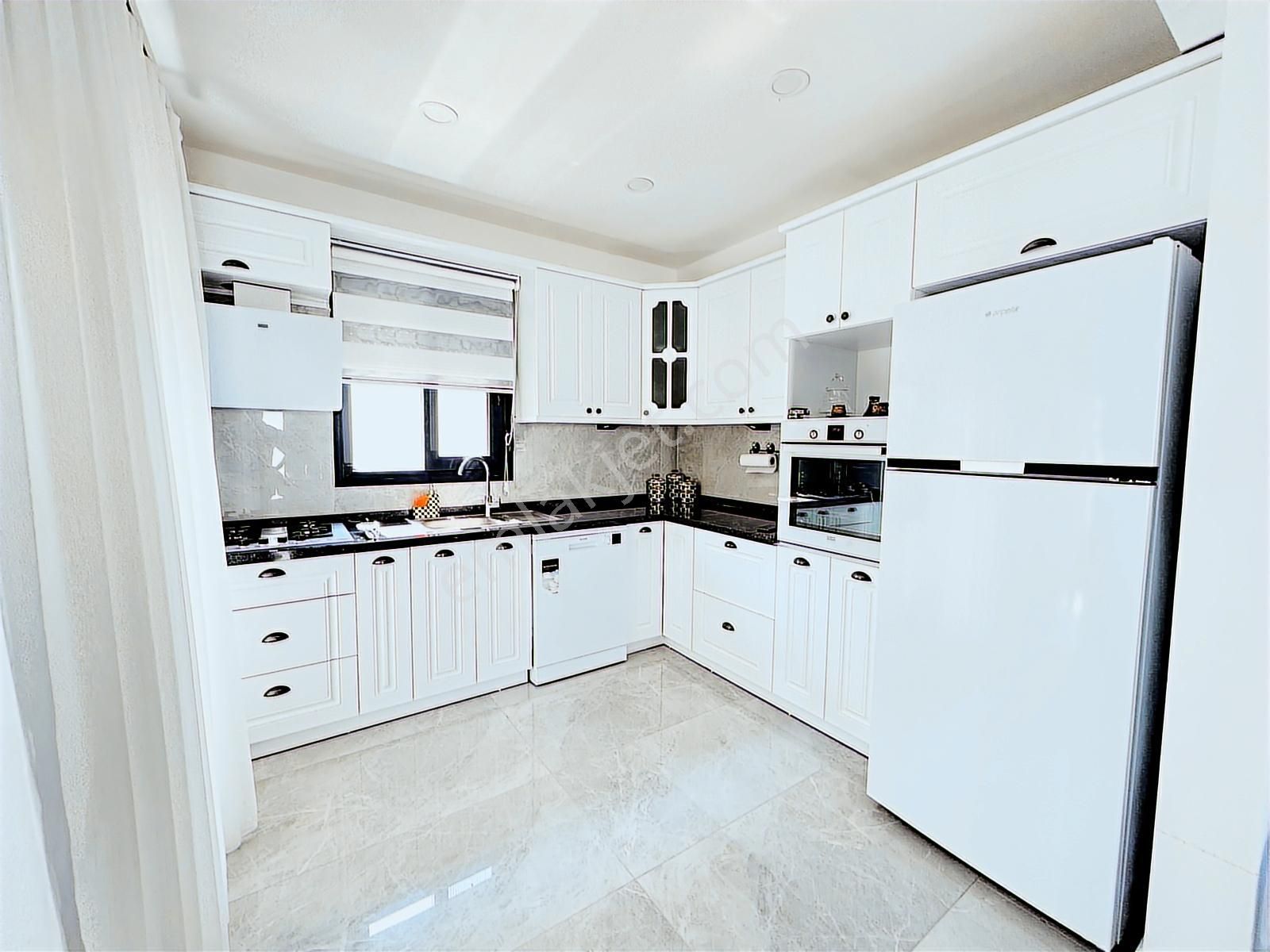 Altınovada Sıfır Eşyalı Deniz Manzaralı Kat Mülkiyetli Villa - Görsel 11