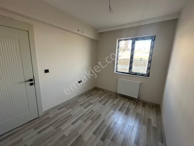 Atayurtta Site İçerisinde 2 Bloklu 2+1 Satılık Daire - Görsel 18