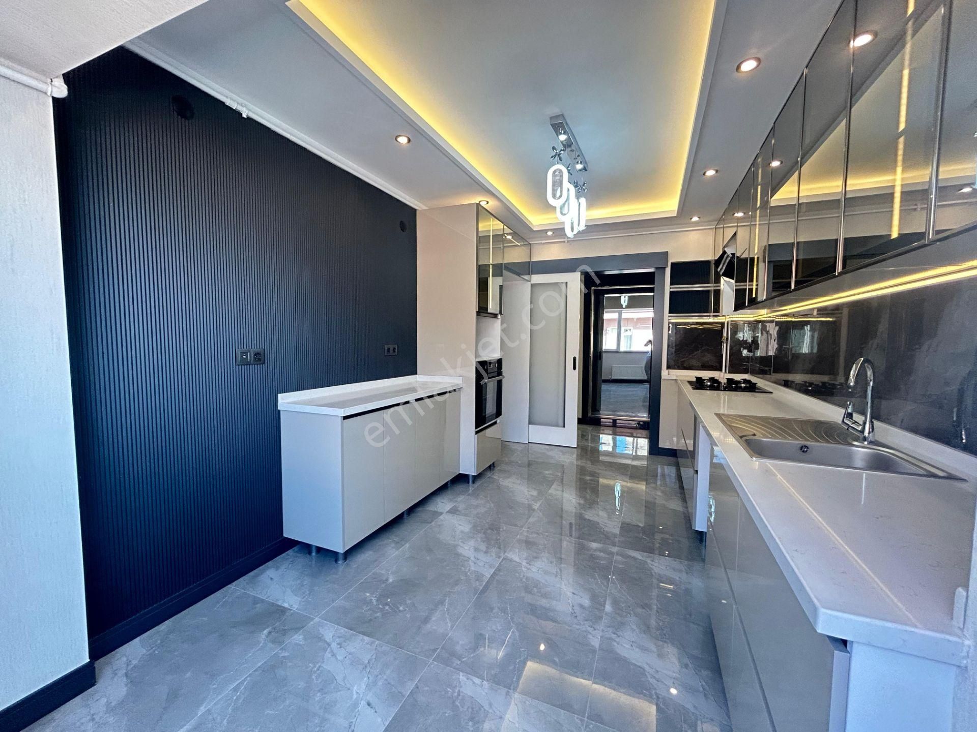 Taner'den Dikmen'de 4+1 Şehir Manzaralı Giyinme Odalı Süper Lüks Dubleks - Görsel 23