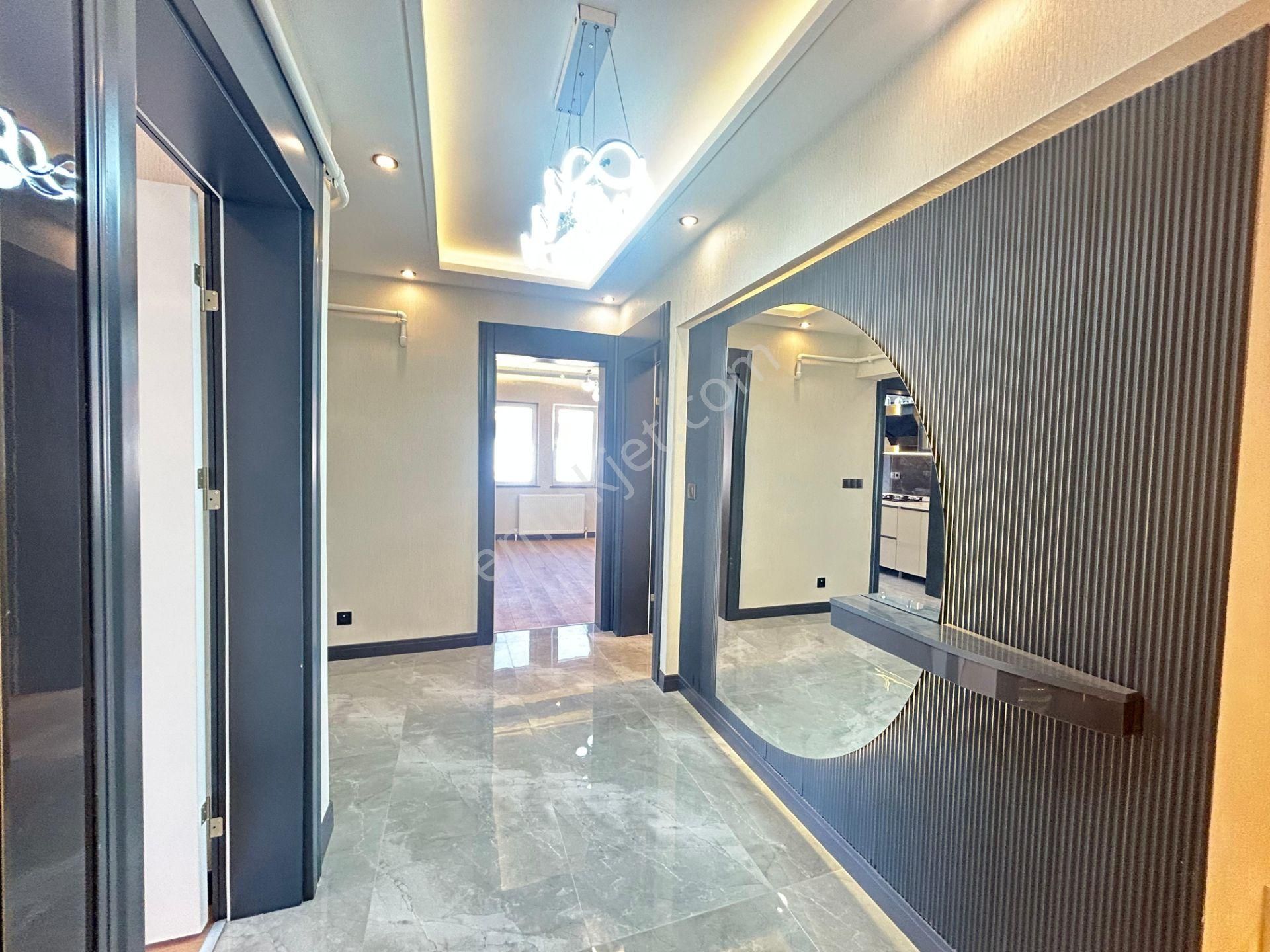 Taner'den Dikmen'de 4+1 Şehir Manzaralı Giyinme Odalı Süper Lüks Dubleks - Görsel 18