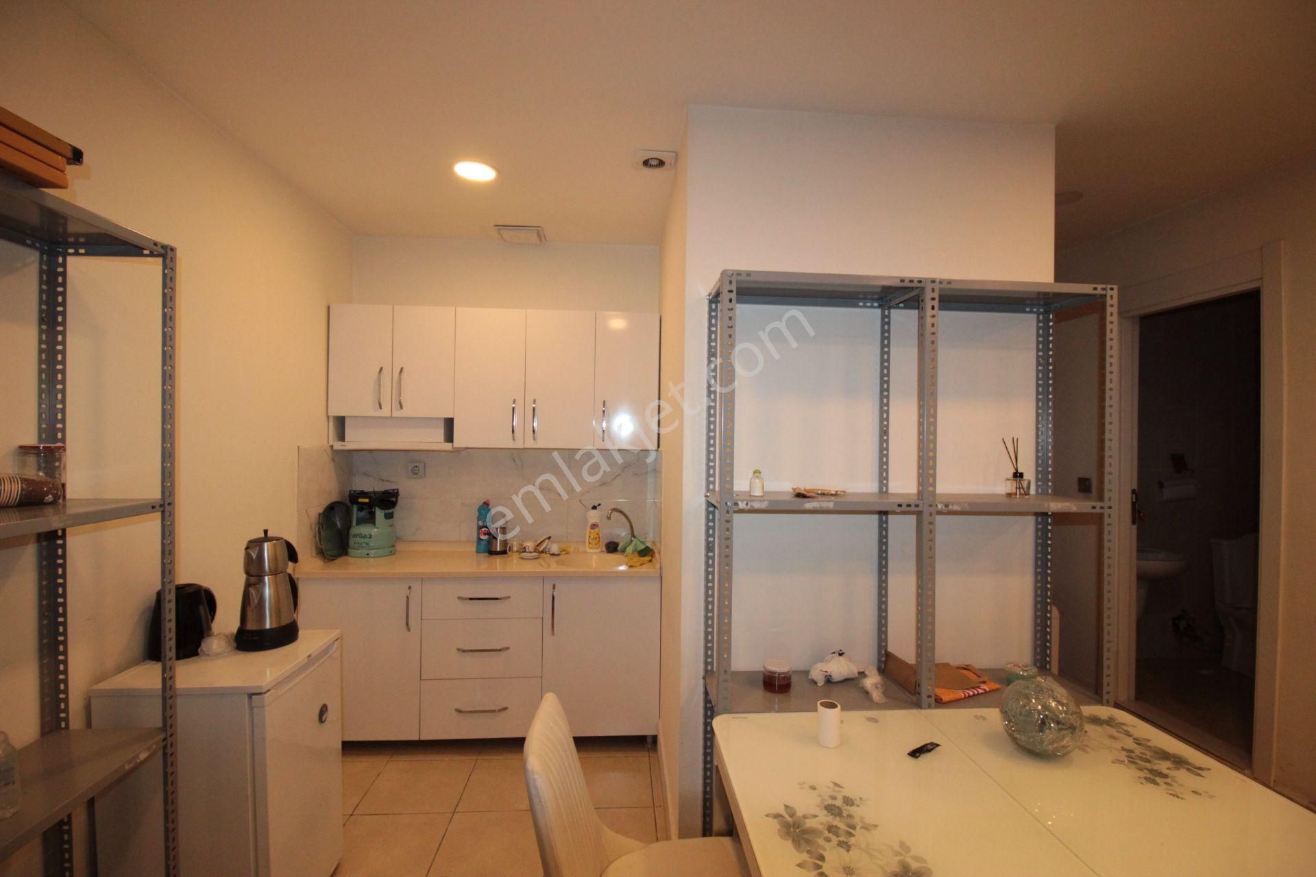 Kaçmaz'emlaktan Trabzon Gazipaşa Cad.de Devren Kiralık Mağaza - Görsel 8