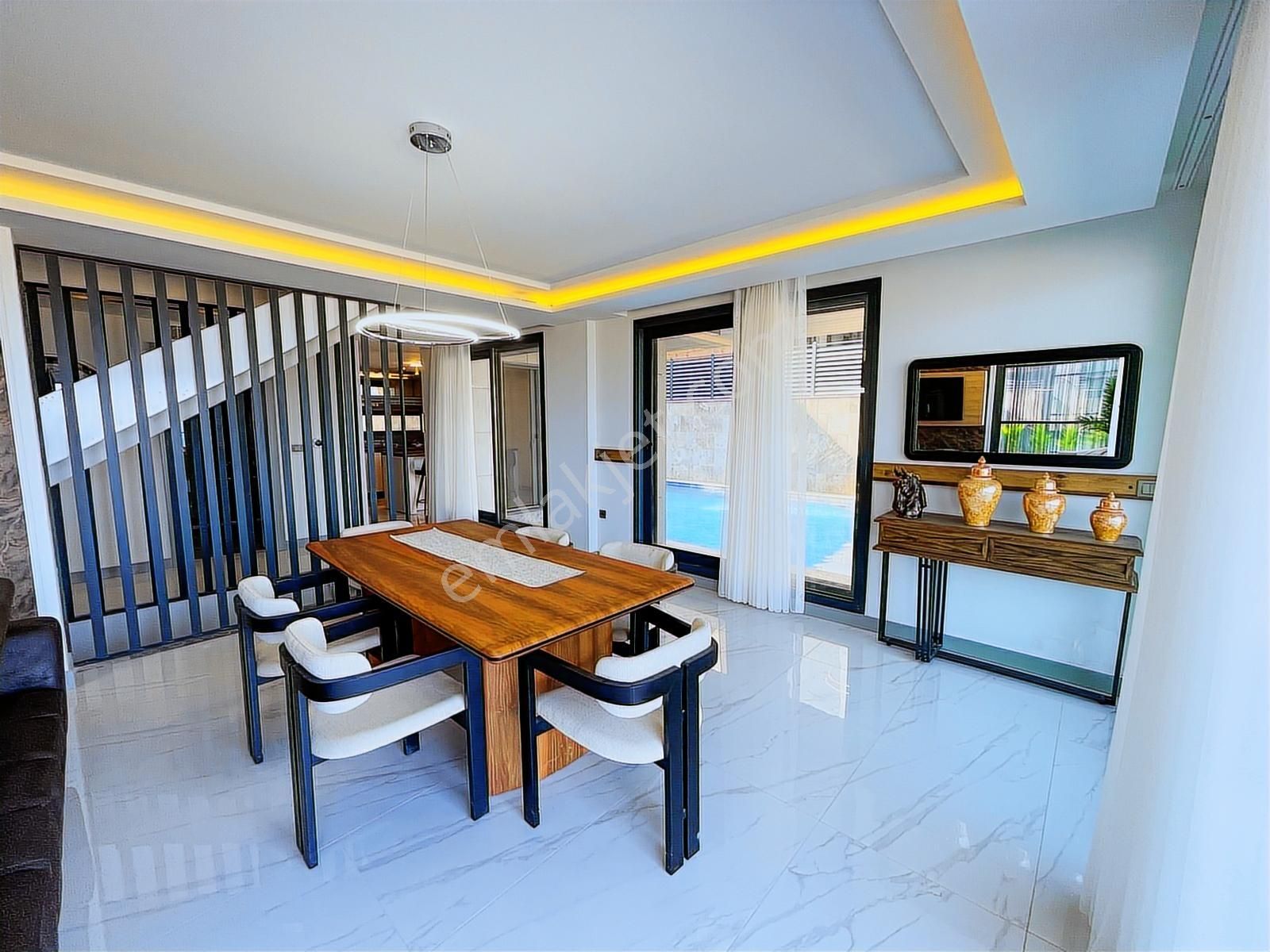 Deniz Manzaralı+kapalı Otopark+kapalı Açık Havuz+müstakil Villa - Görsel 26