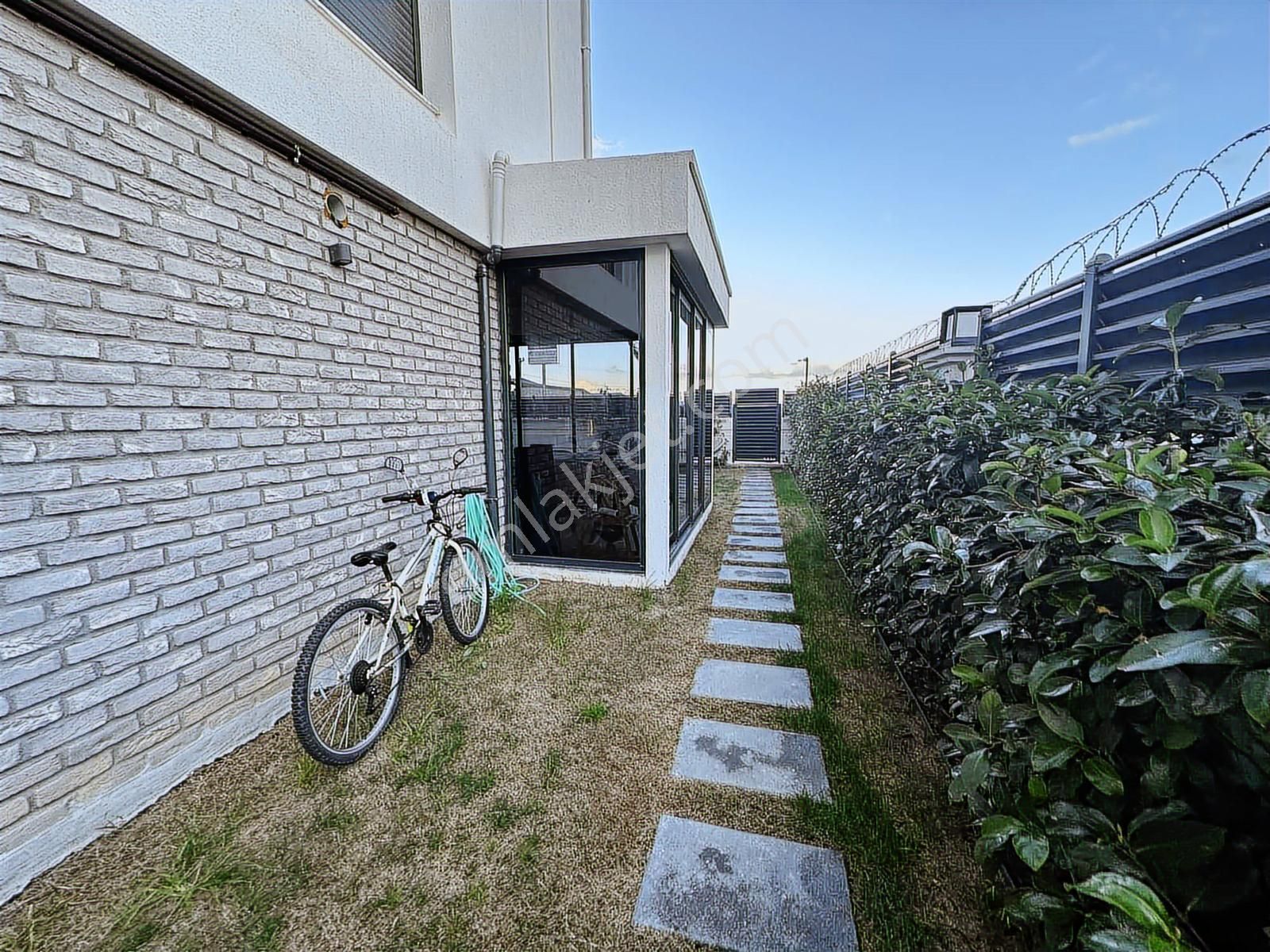 Qzen' Den Müstakil Havuzlu Kış Bahçeli 4+1 Villa - Görsel 13