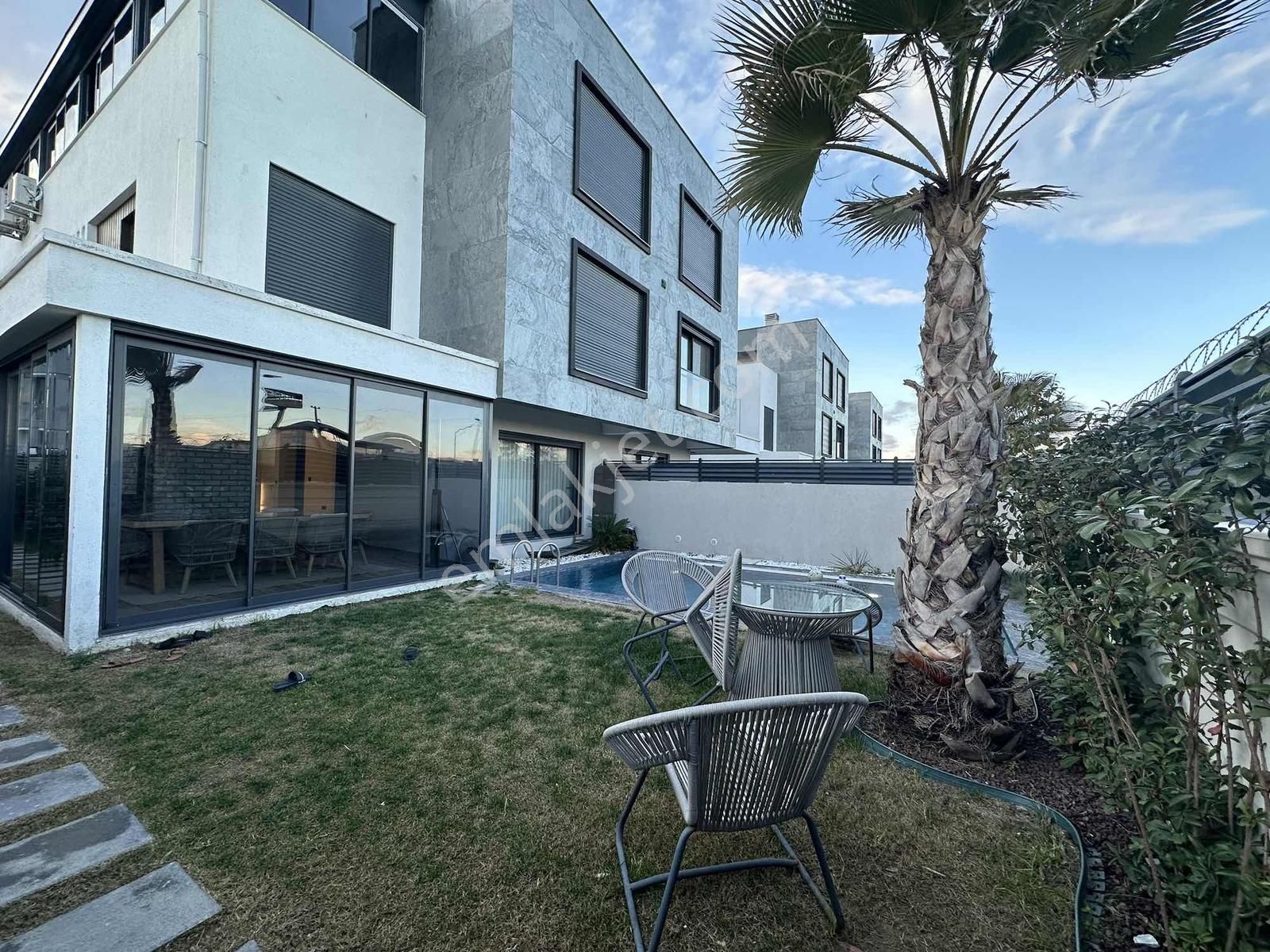 Qzen' Den Müstakil Havuzlu Kış Bahçeli 4+1 Villa - Görsel 2