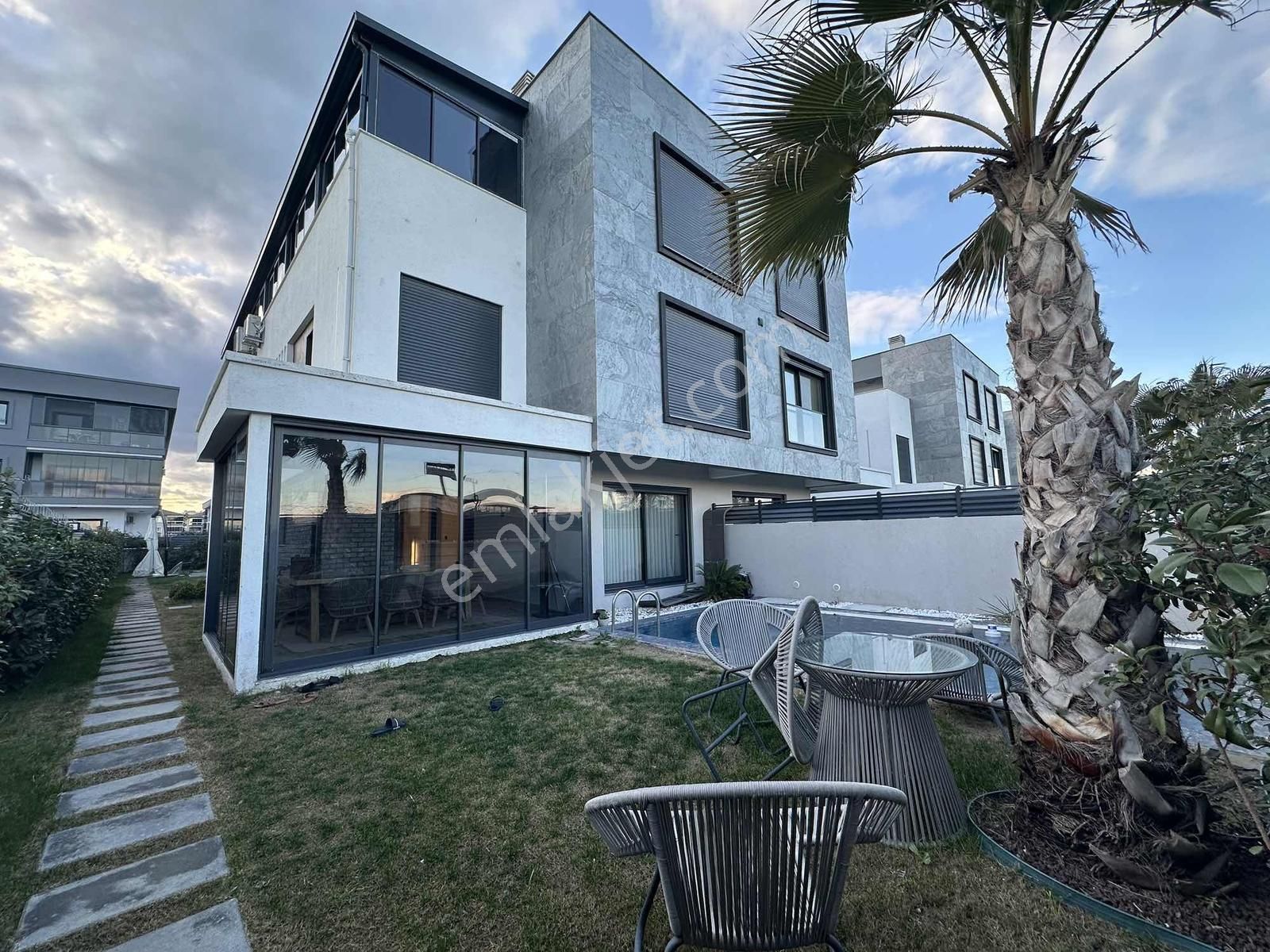 Qzen' Den Müstakil Havuzlu Kış Bahçeli 4+1 Villa - Görsel 12