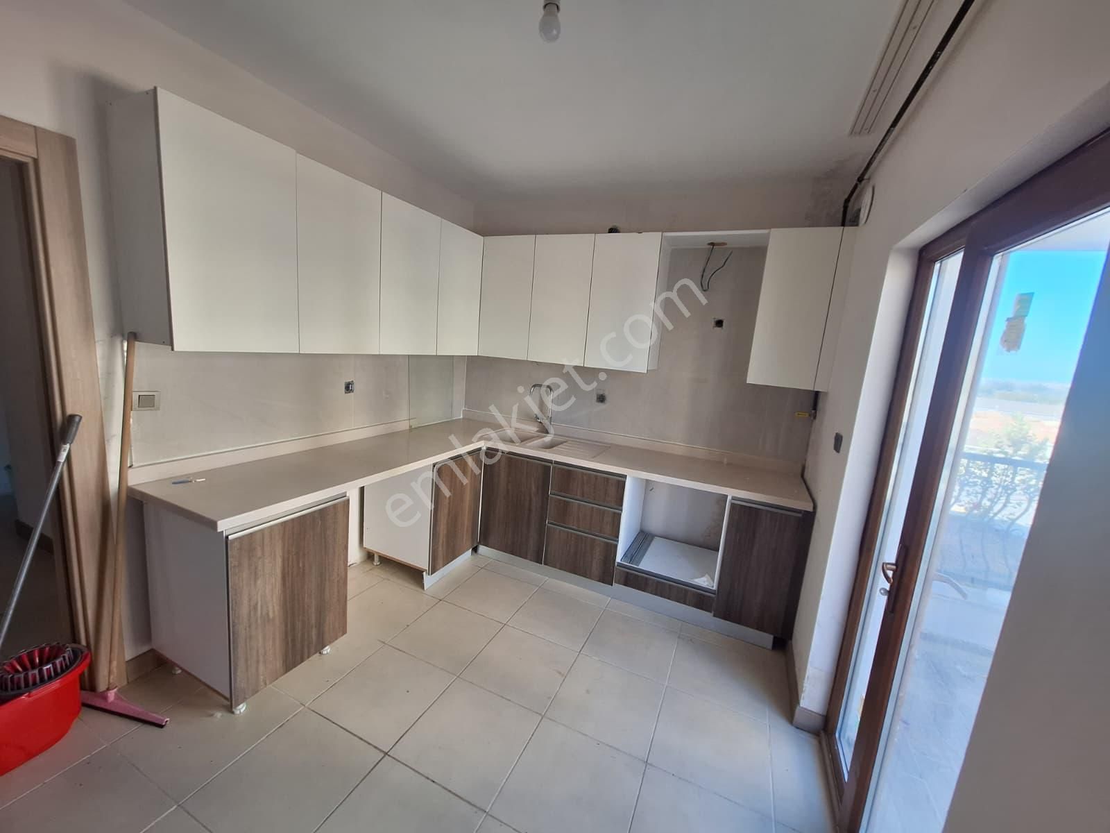 Adana Sarıçam Buruk Tokilerinde Okula Yola Yakın Kombili 2+1 Fırsat Kiralık Daire