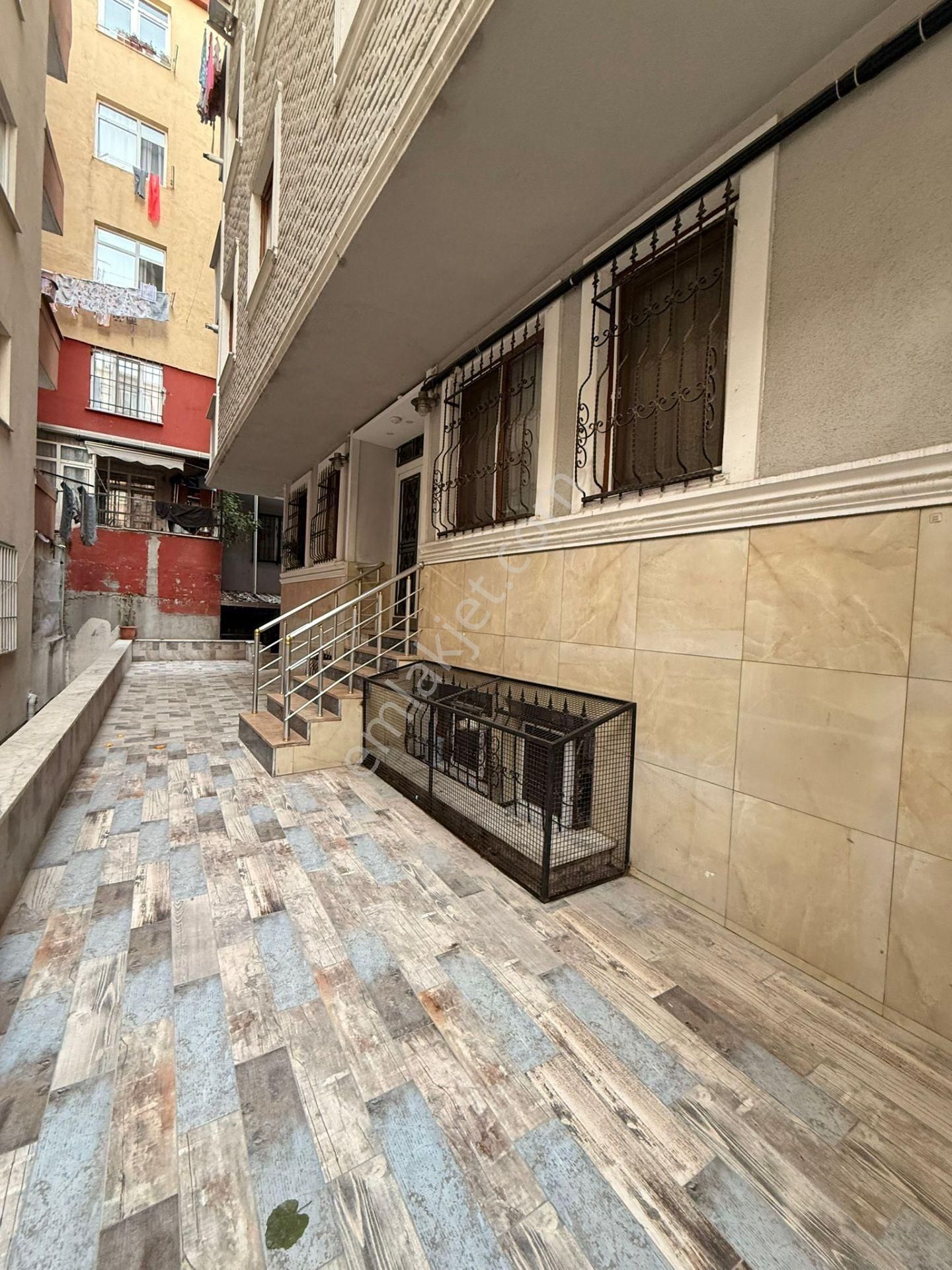 Bahçelievler Yenibosnada Stlık 2+1 75m2 Kredili 10 Yıllık Daire - Görsel 3