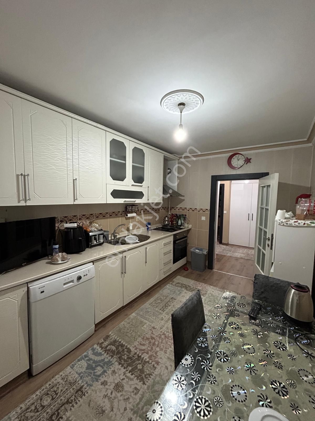 Sultan Fatih Cad. Üzerinde Yapılı 3+1 1. Katta Satılık Daire !!! - Görsel 7