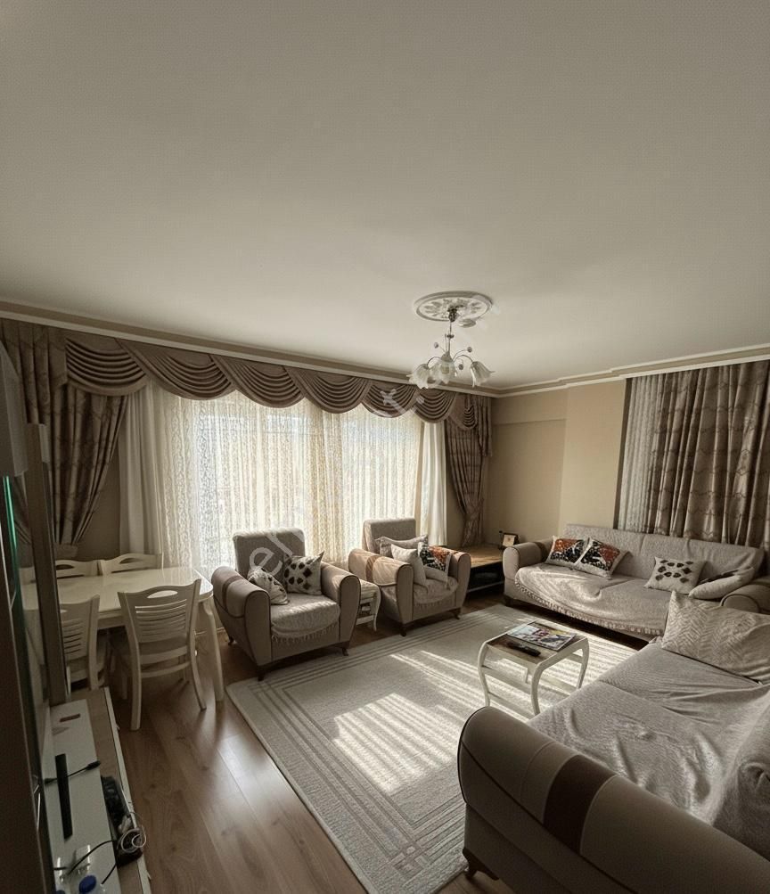 Sultan Fatih Cad. Üzerinde Yapılı 3+1 1. Katta Satılık Daire !!! - Görsel 3