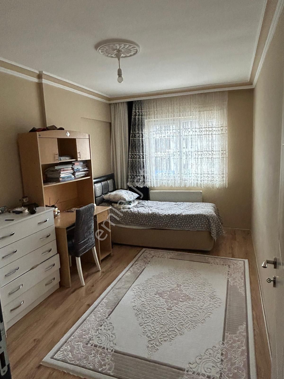 Sultan Fatih Cad. Üzerinde Yapılı 3+1 1. Katta Satılık Daire !!! - Görsel 4