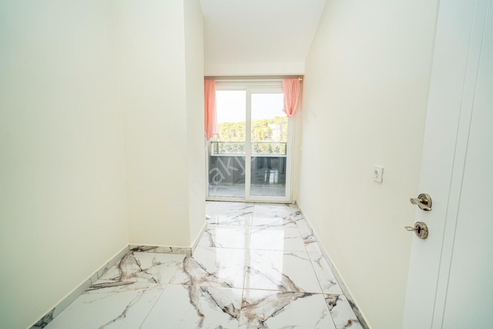 Summer Home'dan Satılık Avsallarda 3+1 Eşyalı Dubleks Daire - Görsel 25