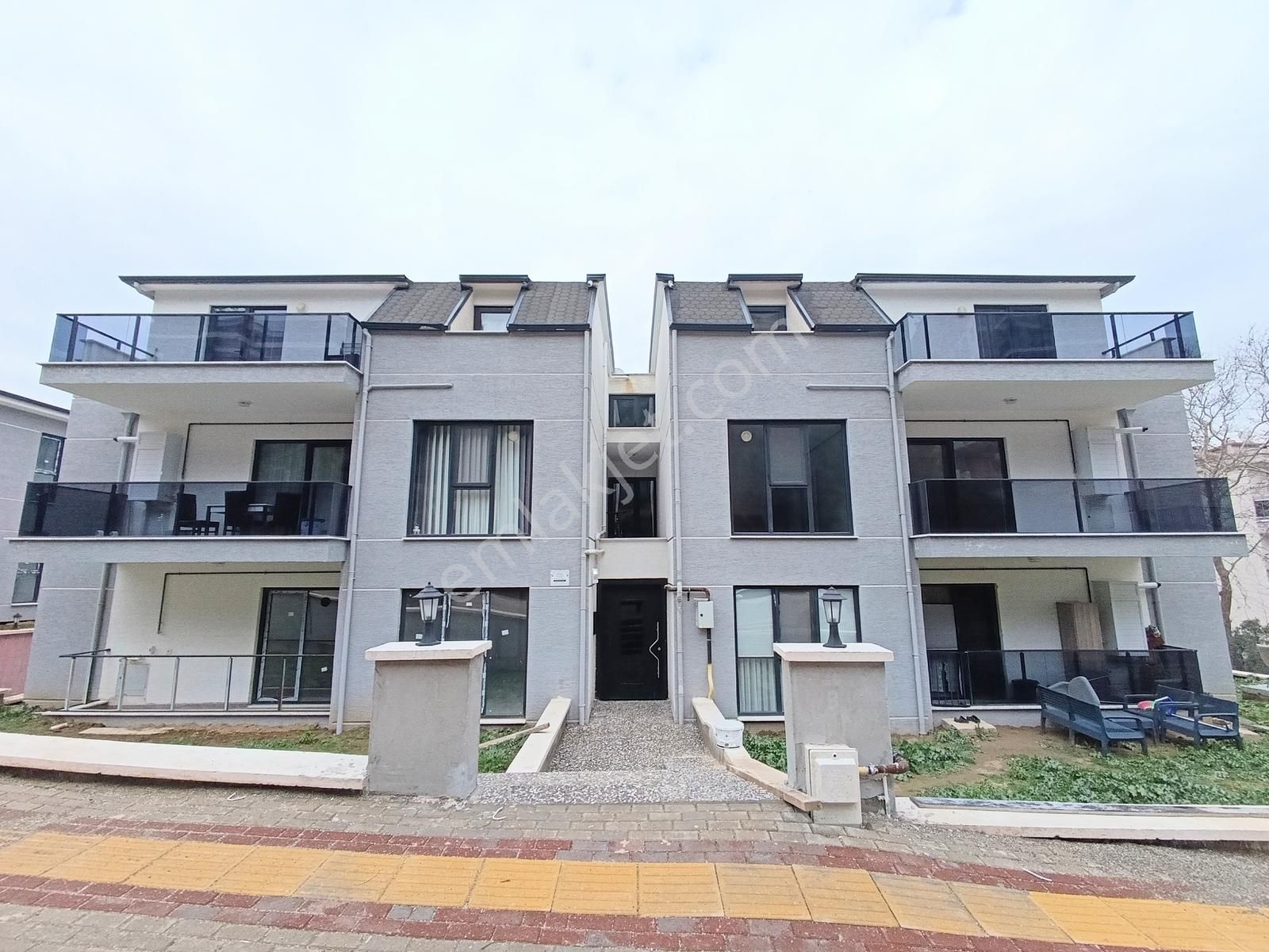 Şekerlerden Mudanya Halitpaşada 3+1 Dublex Bakımlı Kiralık Daire