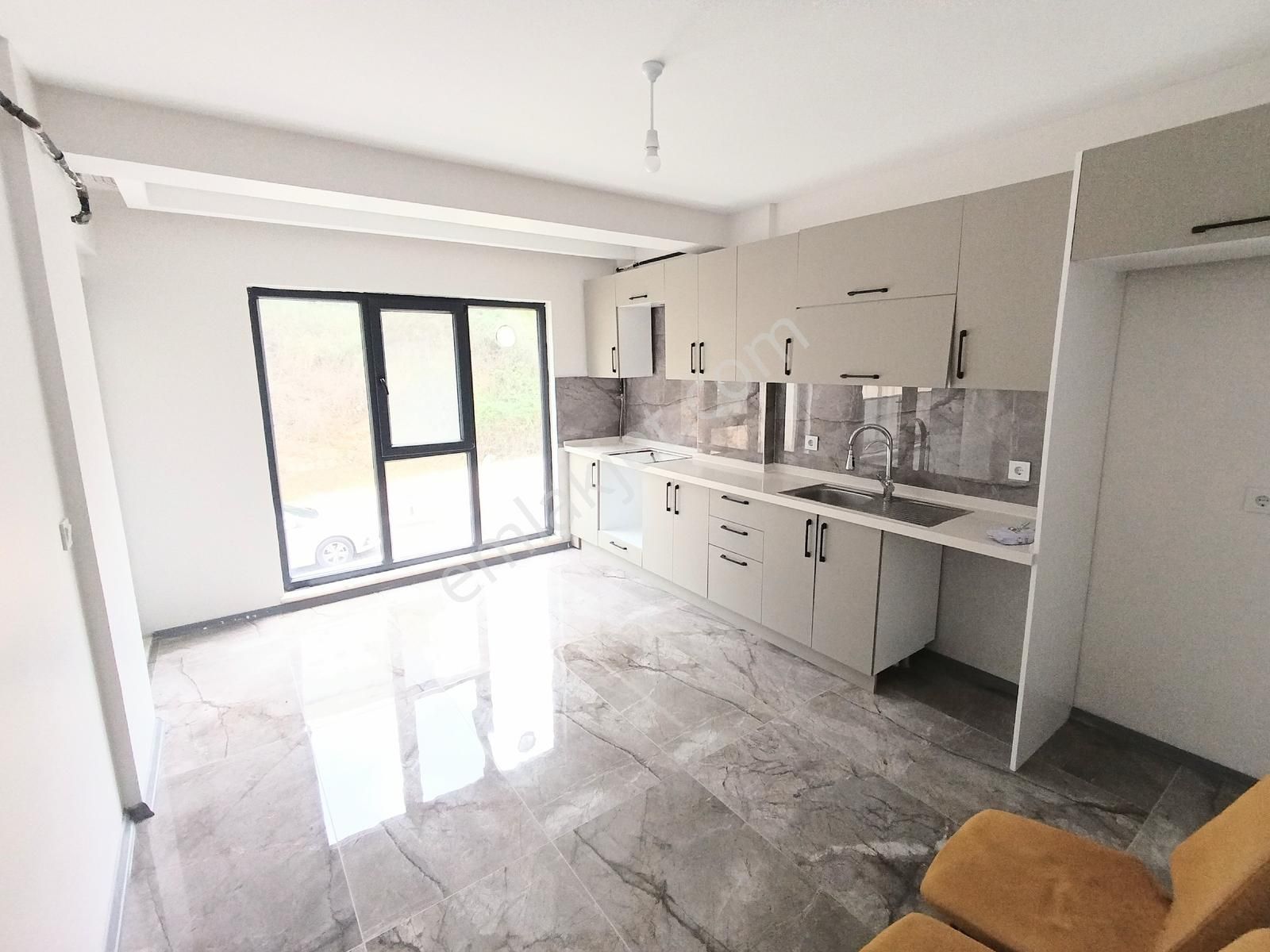 Şekerlerden Mudanya Halitpaşada 3+1 Dublex Bakımlı Kiralık Daire - Görsel 4