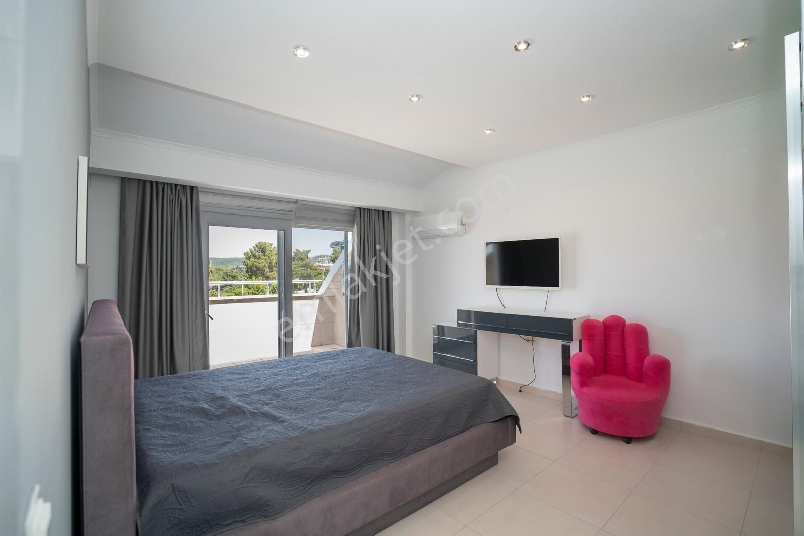 Avsallarda Satılık 3+1 Eşyalı Dubleks Daire - Görsel 15