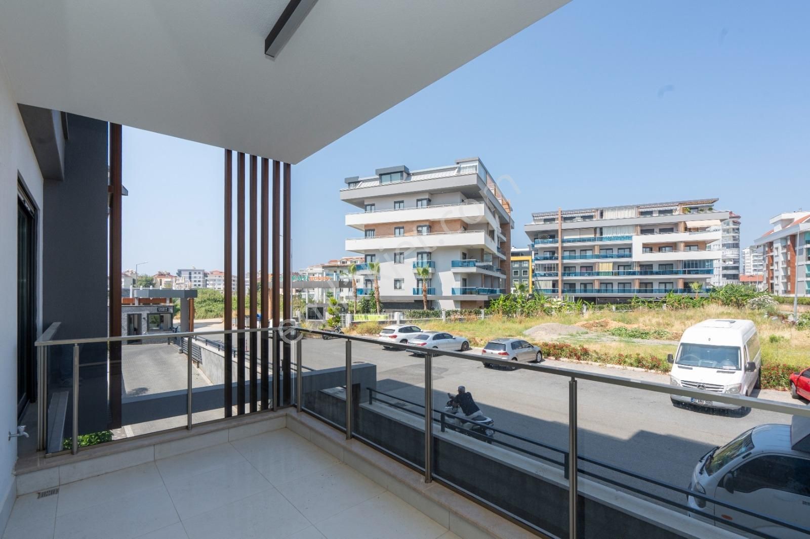Summer Home'dan Oba'da Satılık Eşyalı Lüks Daire - Görsel 5