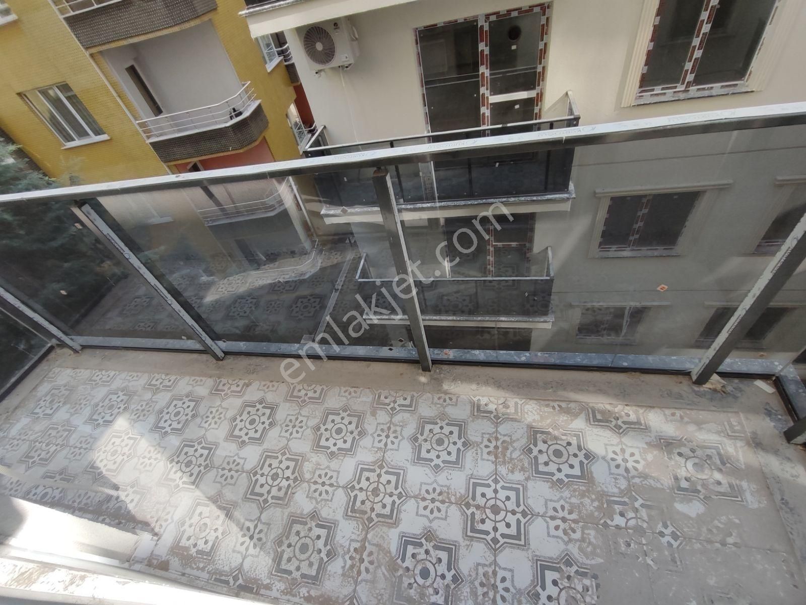 Ottoman Suıt's Yan Cephe Ara Kat Köşe Daire - Görsel 2