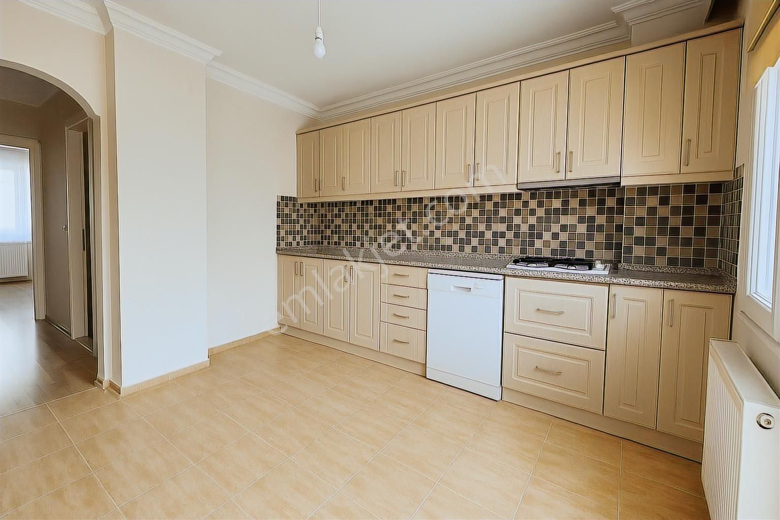 Era Angel'dan 150 Evler'de 3+1 Kiralık Daire - Görsel 3