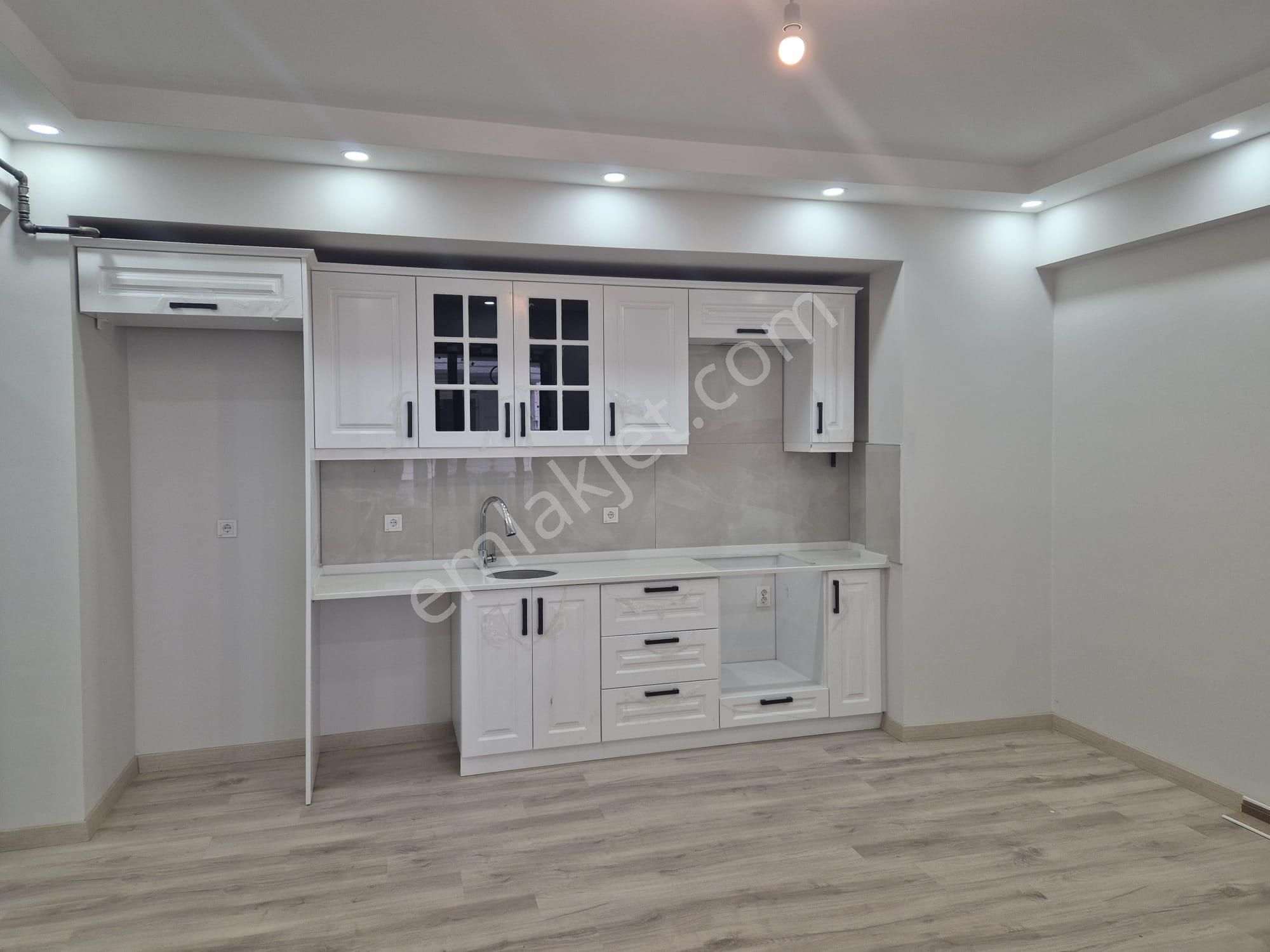 Çobançeşme Mahallesi Cumhuriyet Parkı Civarı Satılık 1+1 Daire - Görsel 5