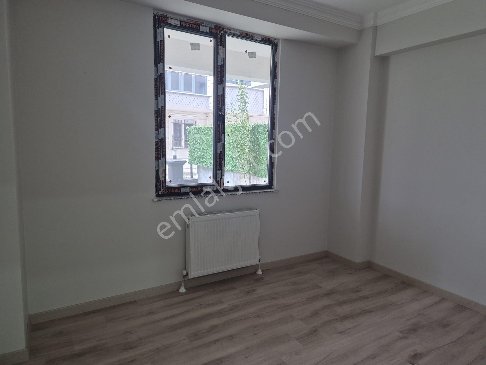 Çobançeşme Mahallesi Cumhuriyet Parkı Civarı Satılık 1+1 Daire