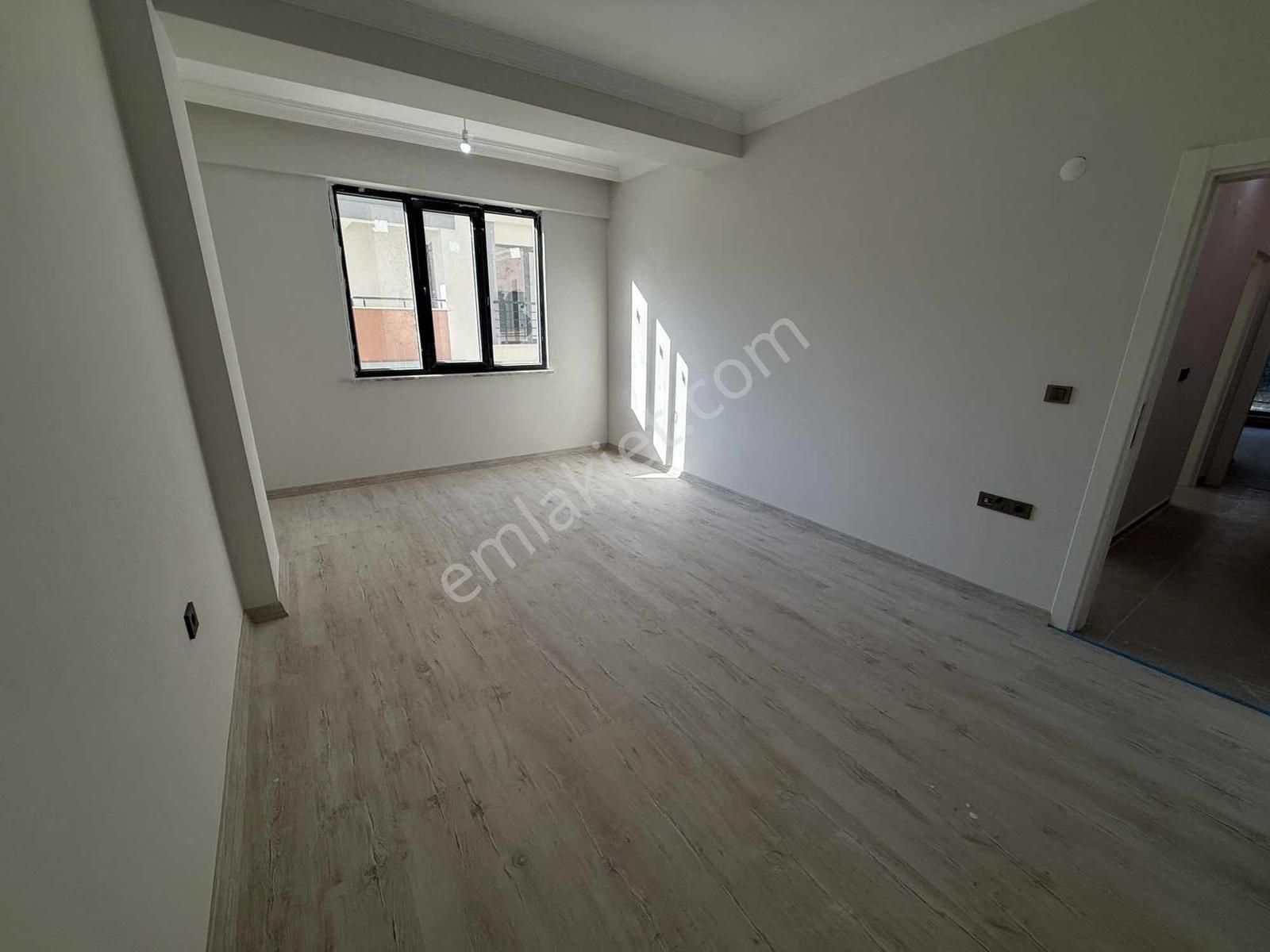 Emniyet Müdürlüğü Yanı 3+1 Arakat 125m² Ebeveyn Banyolu Satılık - Görsel 3