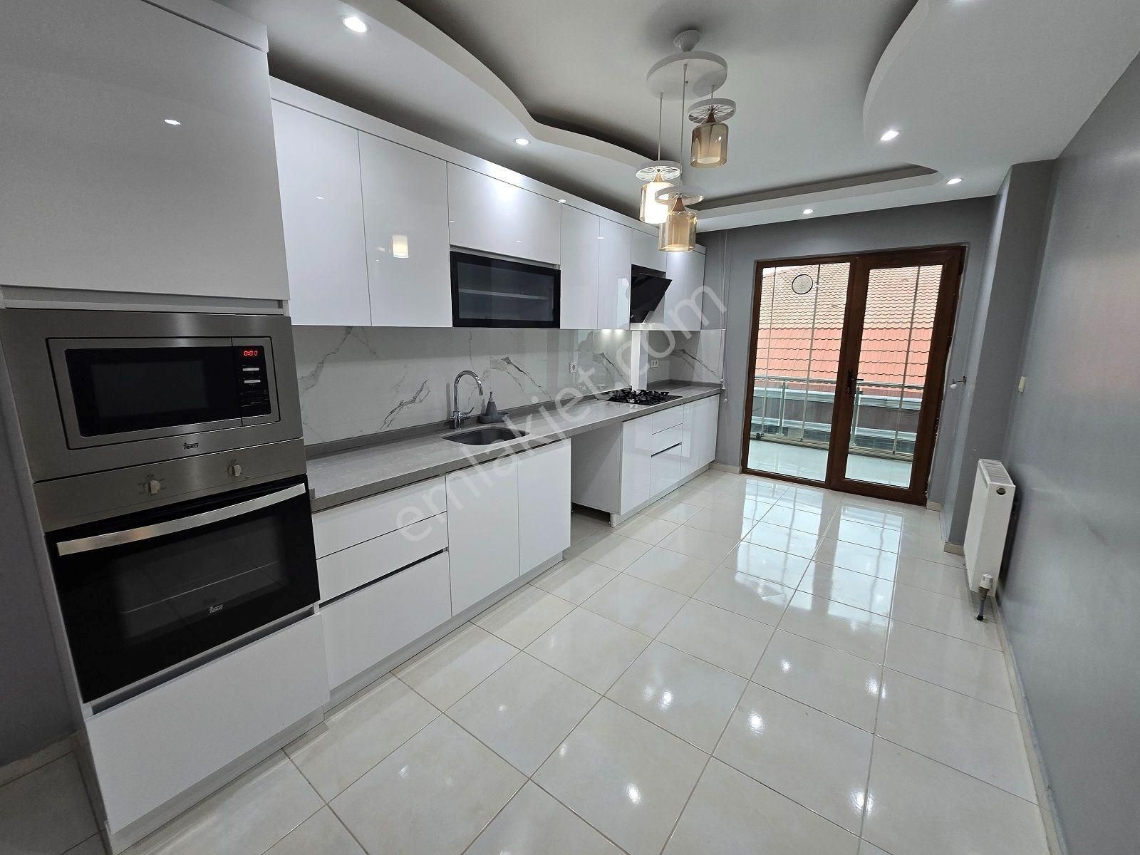 Beylikdüzü Kiralık Dublex 4+2+ful Deniz Manzara Teraslı 300m2 - Görsel 12
