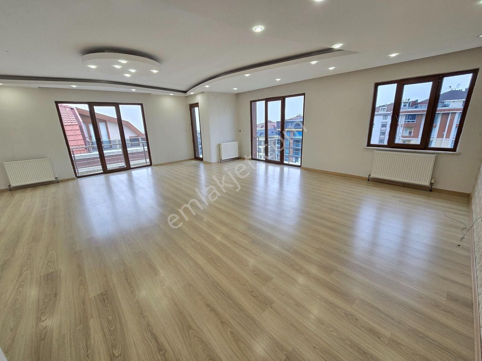 Beylikdüzü Kiralık Dublex 4+2+ful Deniz Manzara Teraslı 300m2 - Görsel 9