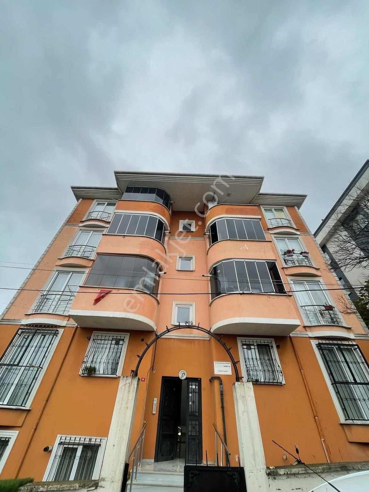 Koru Emlaktan Satılık 2+1 İskanlı Limitsiz Kredili Son Kat Daire