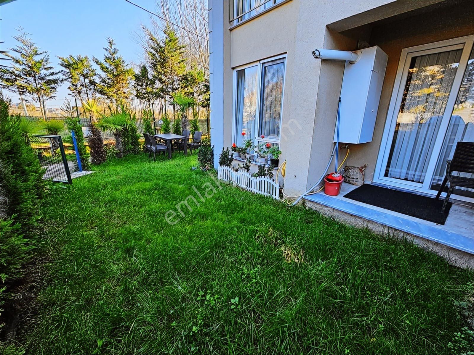 Deniz'den 2+1 Geniş Köşe Bahçeli , Havuzlu Sitede Dubleks - Görsel 2