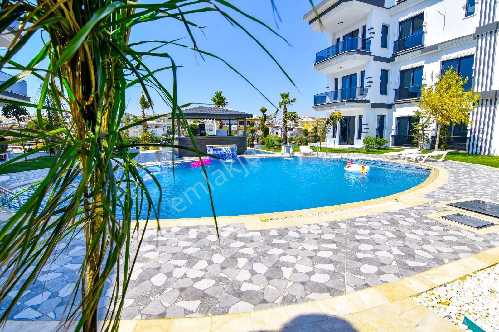 Altınkum'da Havuzlu Site İçi Lüks 2+1 Daire - Görsel 6