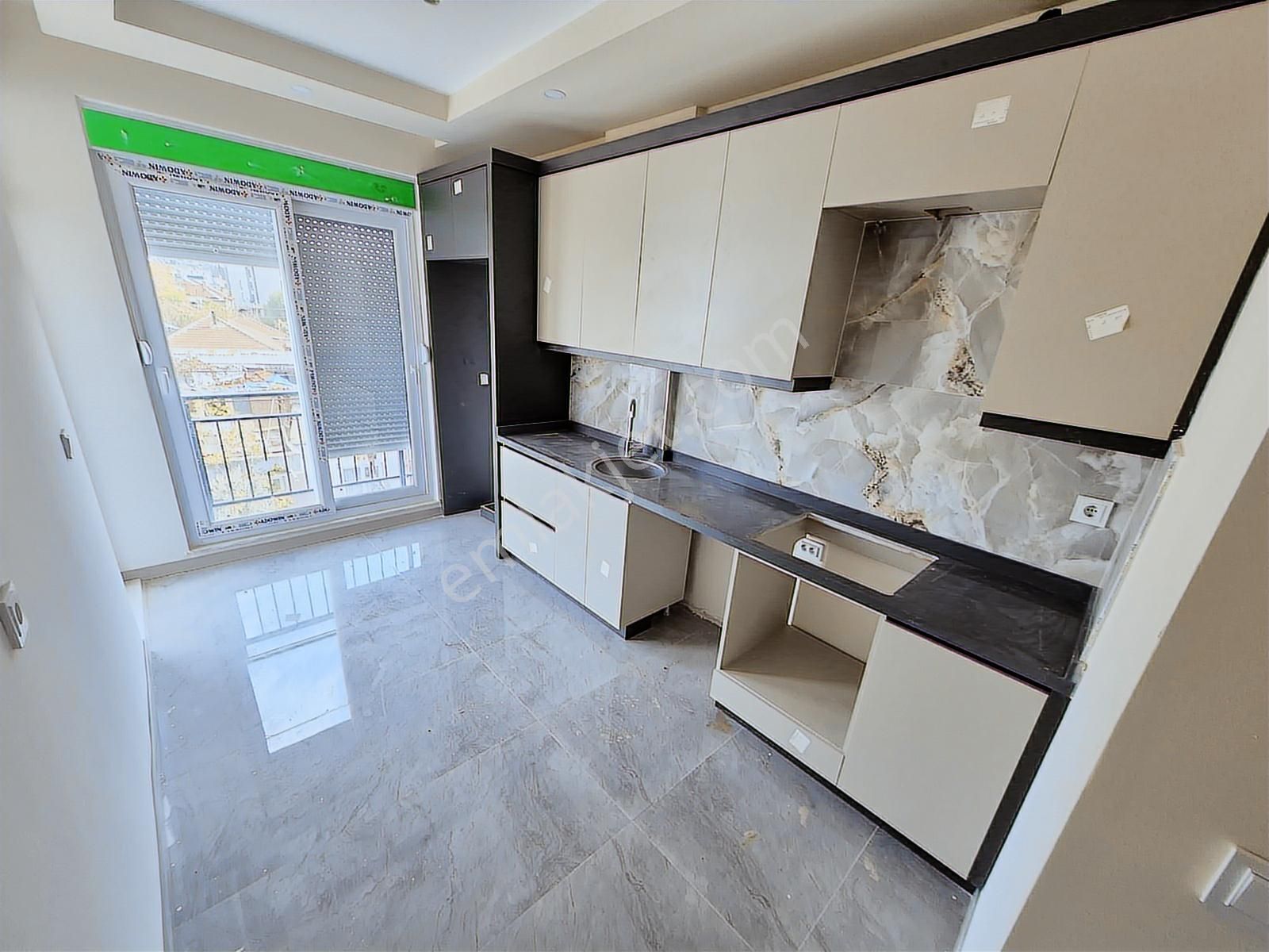 Çamlıbel Mh. Tramvay Yakını Sıfır 1. Kat 2+1 Satılık Daire