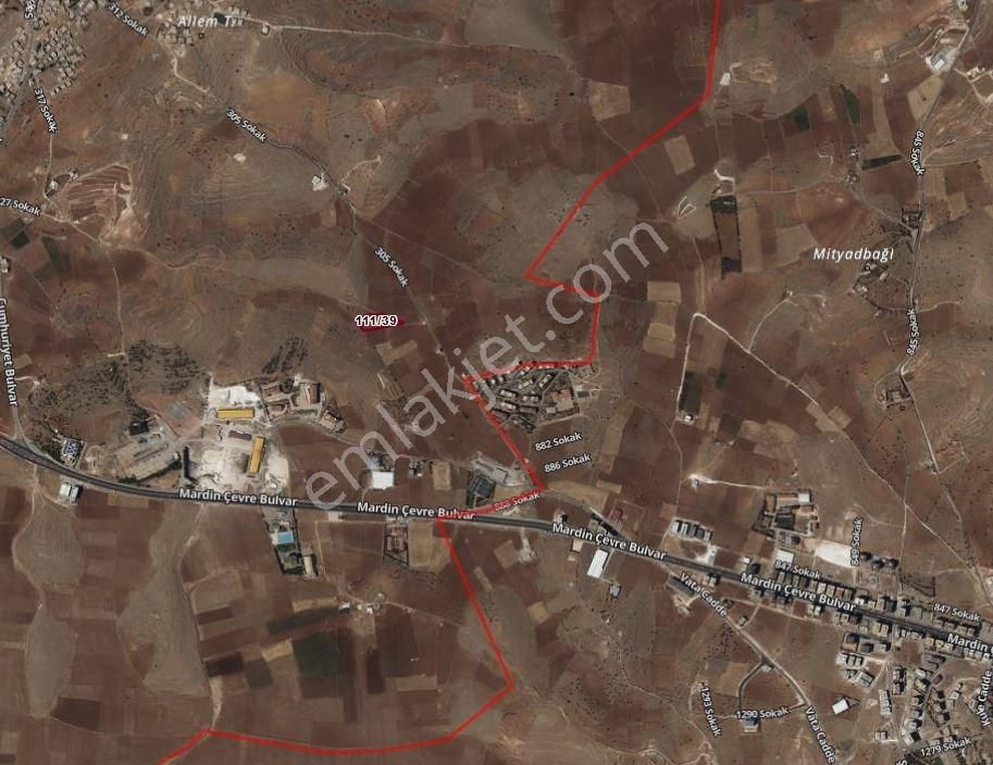Emlak 72'den Mardin/midyat Toki'ye Yakın Satılık Yatırımlık Tarla